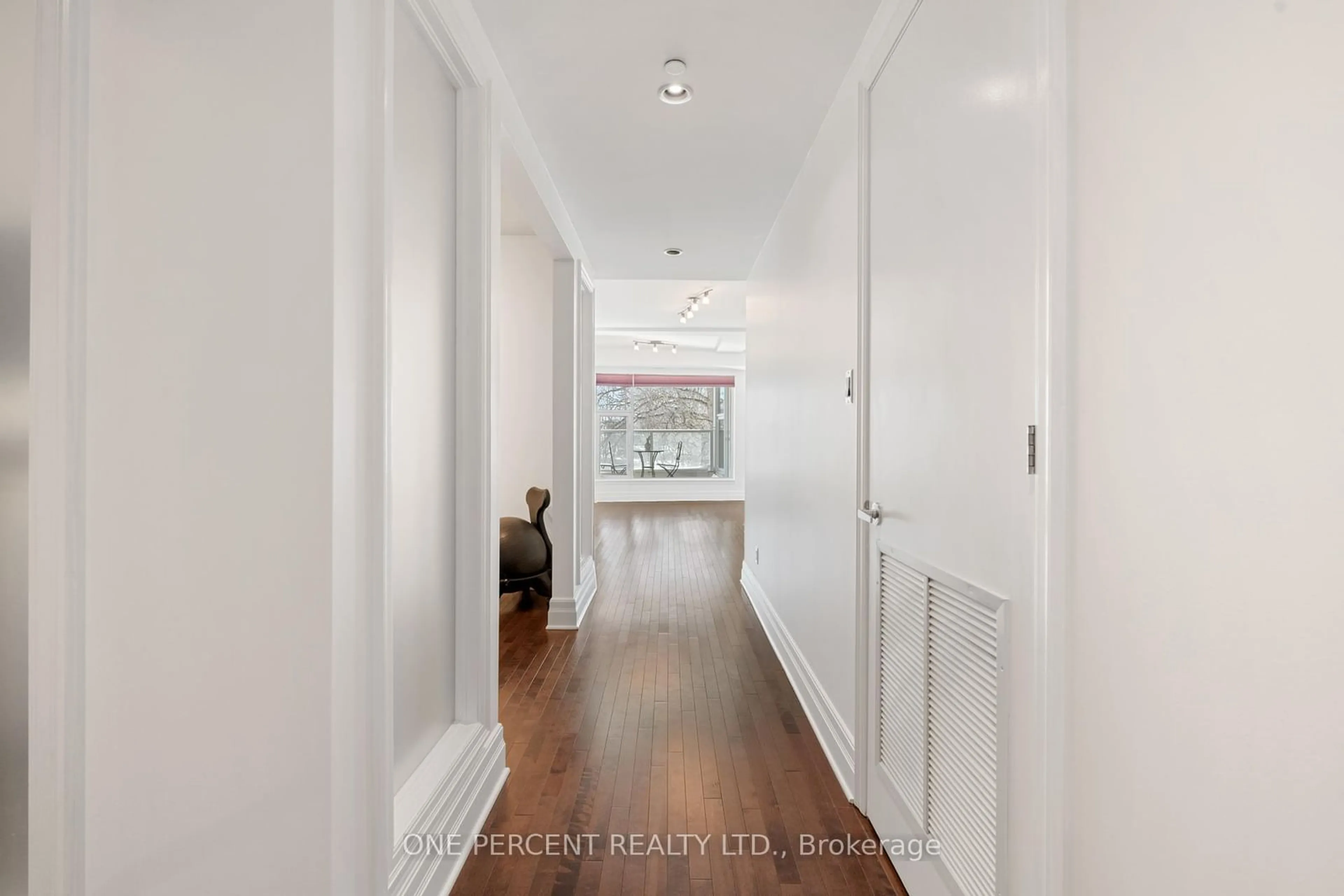 Indoor entryway for 235 Patterson Ave #203, Glebe - Ottawa East and Area Ontario K1S 1Y4