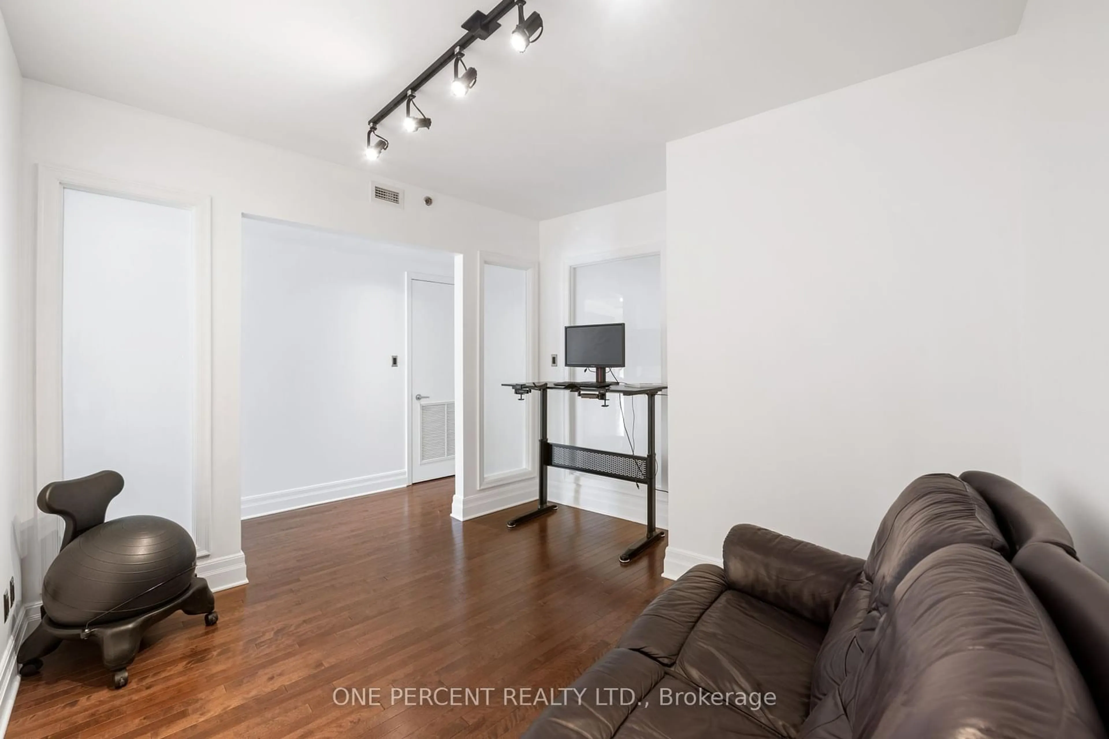 A pic of a room for 235 Patterson Ave #203, Ottawa Ontario K1S 1Y4