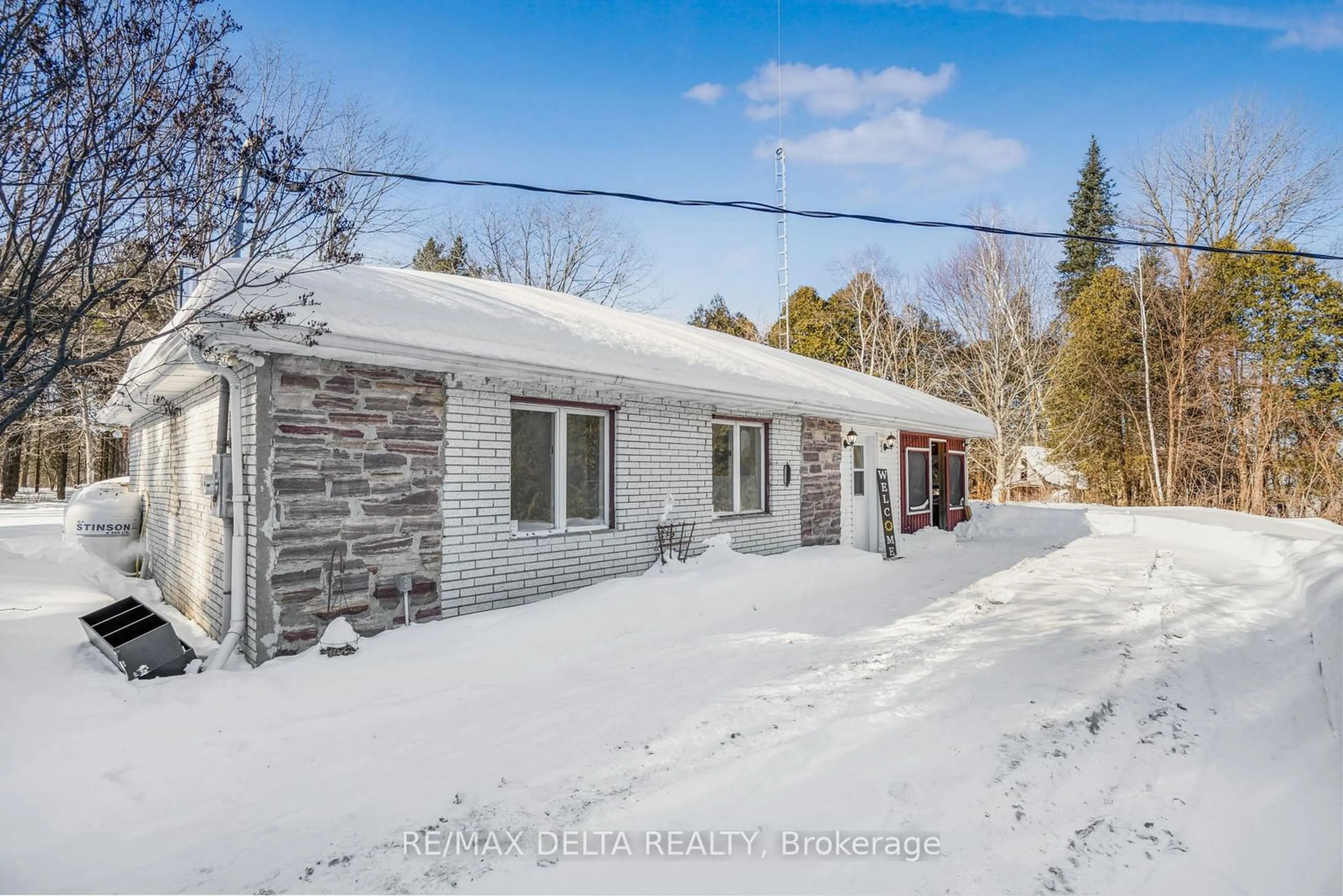 A pic from outside/outdoor area/front of a property/back of a property/a pic from drone, street for 859 Caledonia Rd, The Nation Ontario K0B 1G0