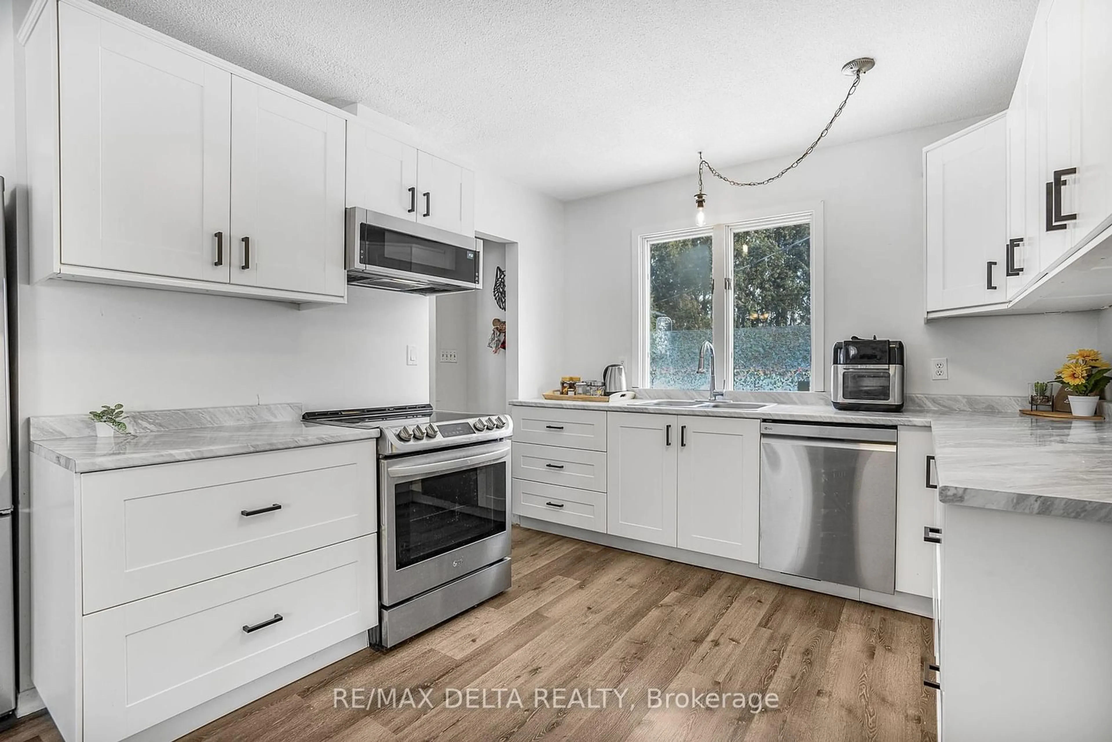 Open concept kitchen, unknown for 859 Caledonia Rd, The Nation Ontario K0B 1G0