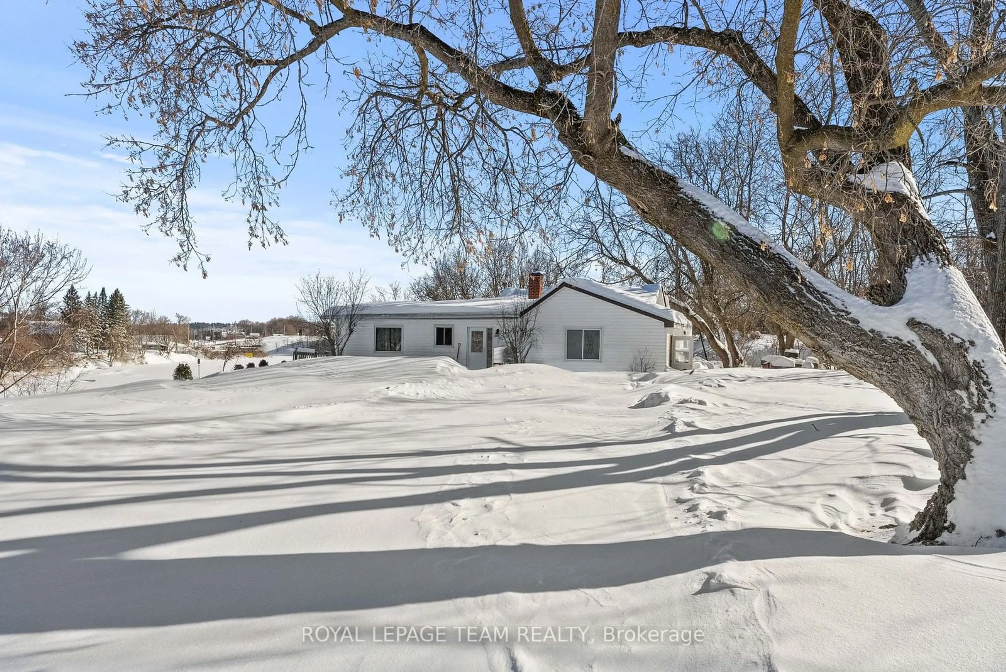 A pic from outside/outdoor area/front of a property/back of a property/a pic from drone, street for 215 June St, Renfrew Ontario K7V 2K2