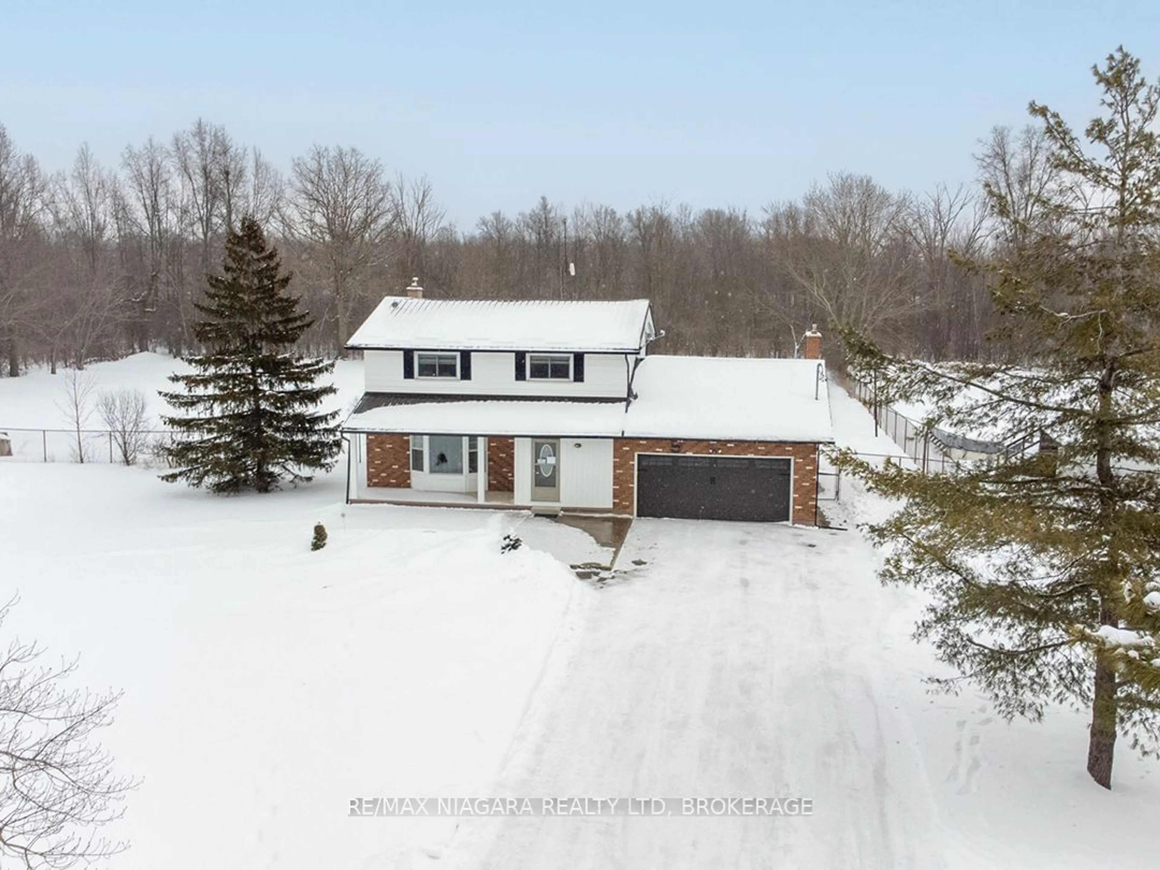 A pic from outside/outdoor area/front of a property/back of a property/a pic from drone, street for 3331 Brookfield Rd, Port Colborne Ontario L3K 5V5