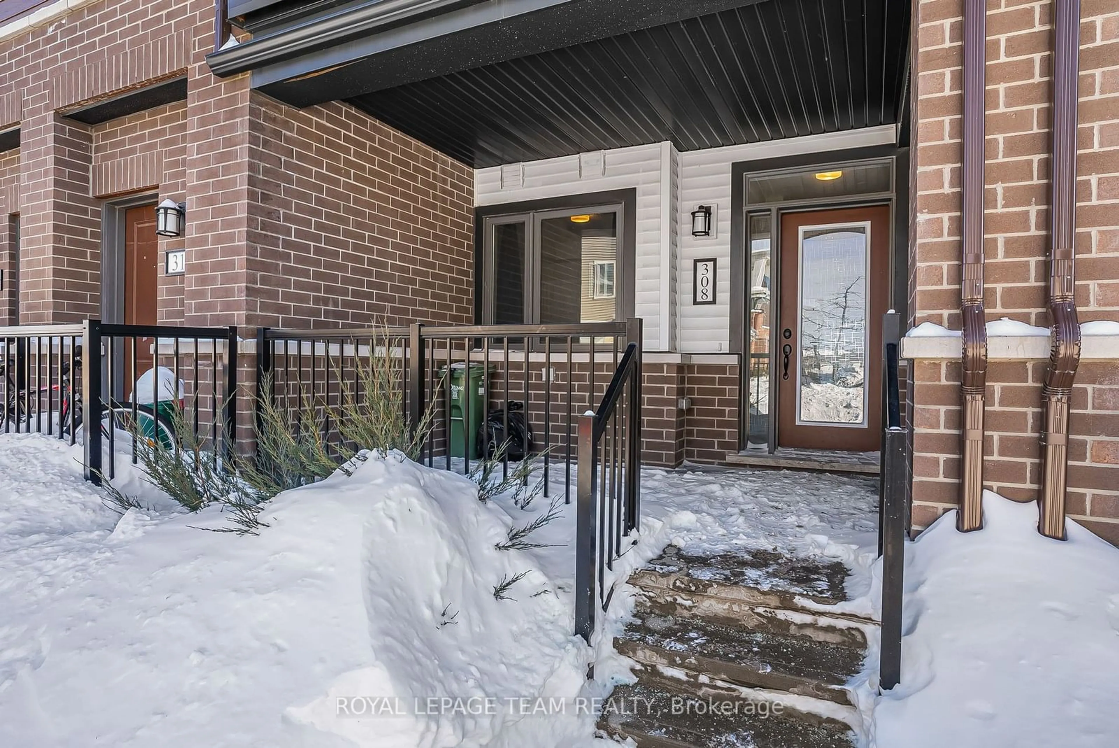 Indoor entryway for 308 Pilot Private, Kanata Ontario K2V 0S4