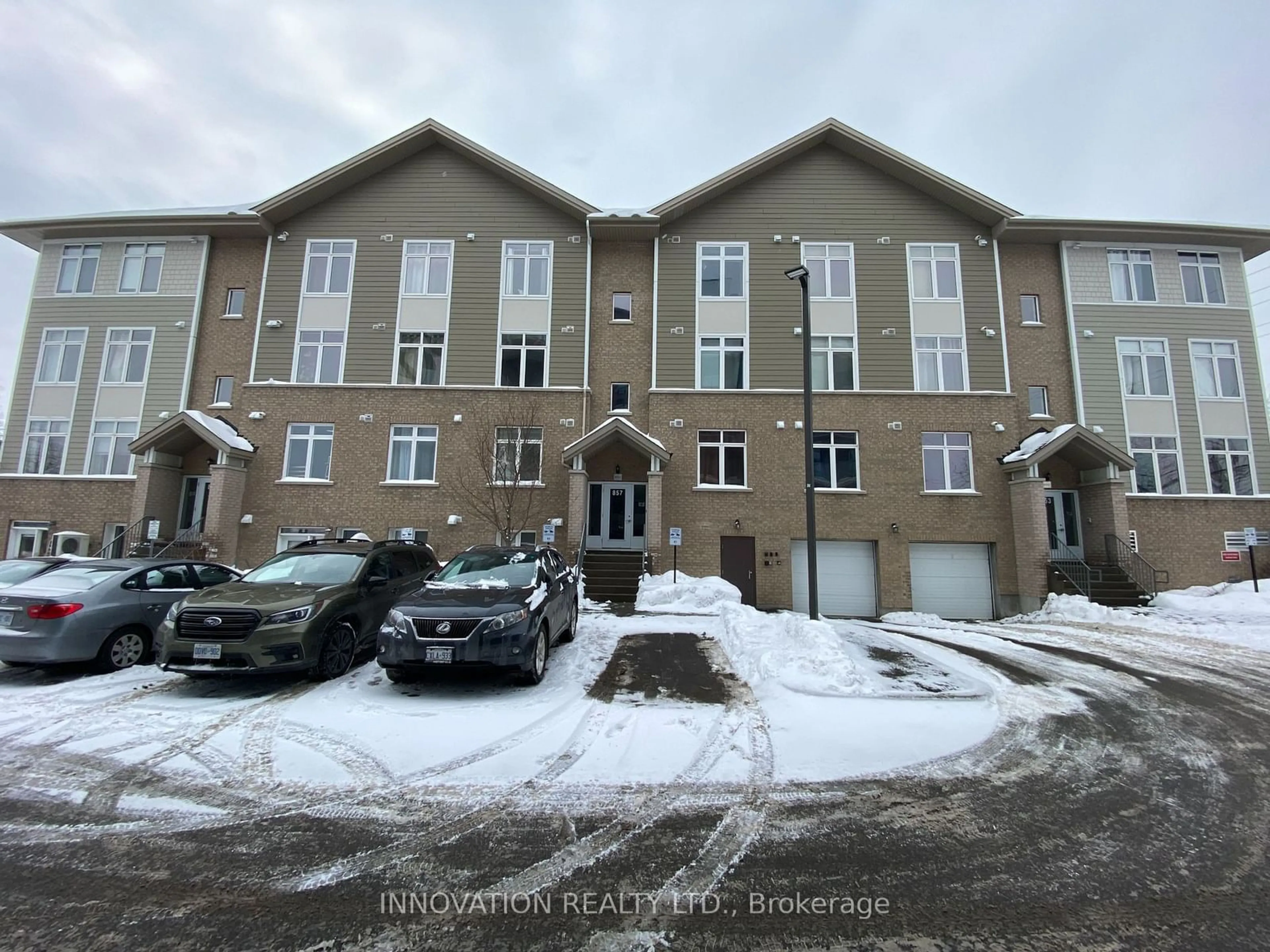 A pic from outside/outdoor area/front of a property/back of a property/a pic from drone, building for 857 BLACKCOMB PVT #C, Elmvale Acres and Area Ontario K1G 4E4