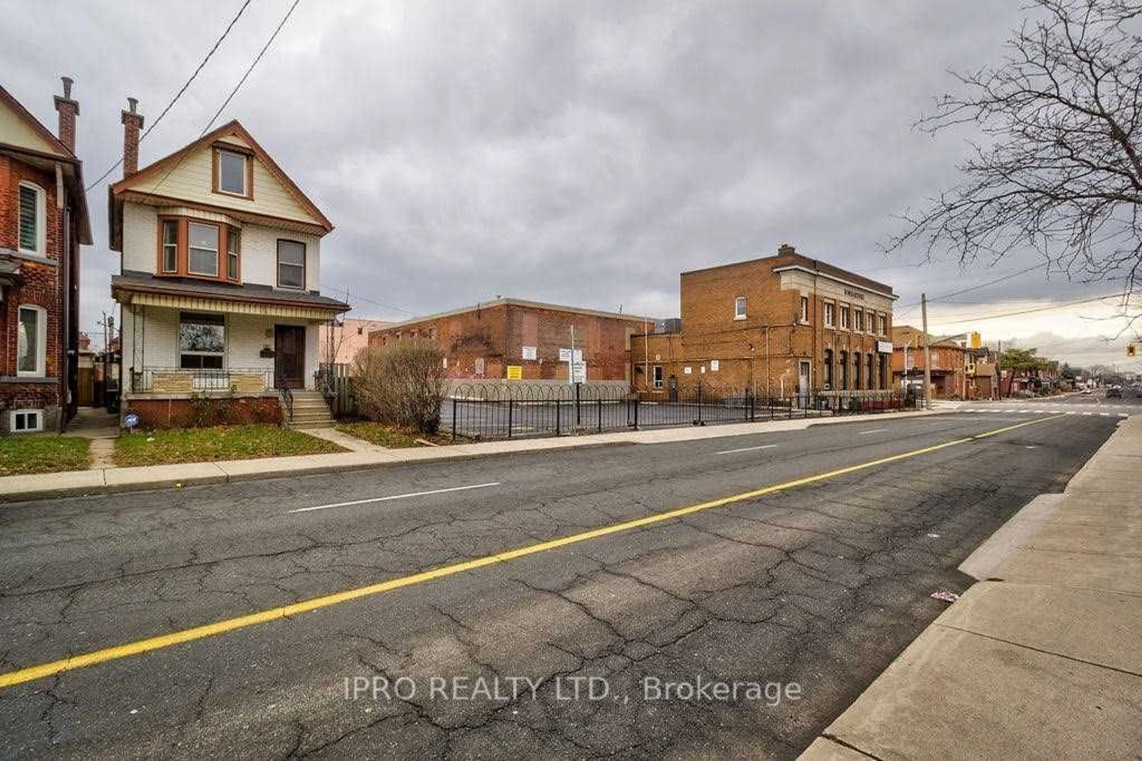 A pic from outside/outdoor area/front of a property/back of a property/a pic from drone, street for 219 Wentworth St, Hamilton Ontario L8L 5V6