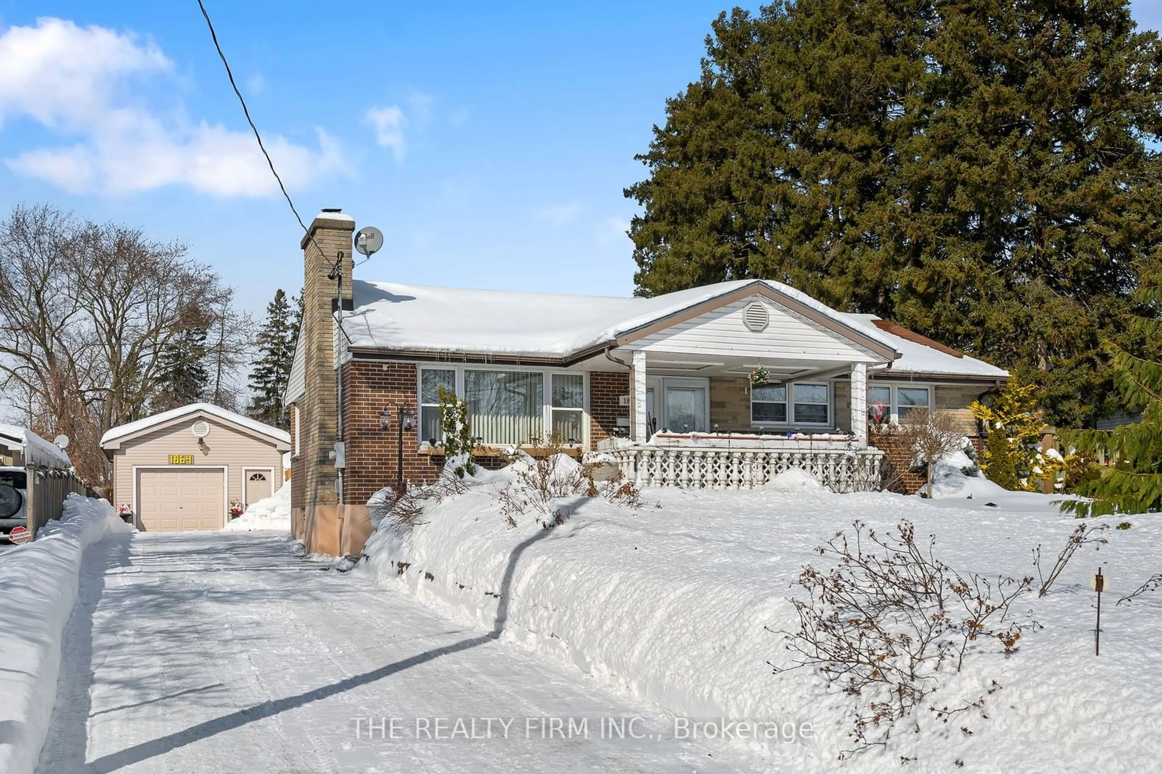 A pic from outside/outdoor area/front of a property/back of a property/a pic from drone, street for 1864 Parkhurst Ave, London Ontario N5V 2C3