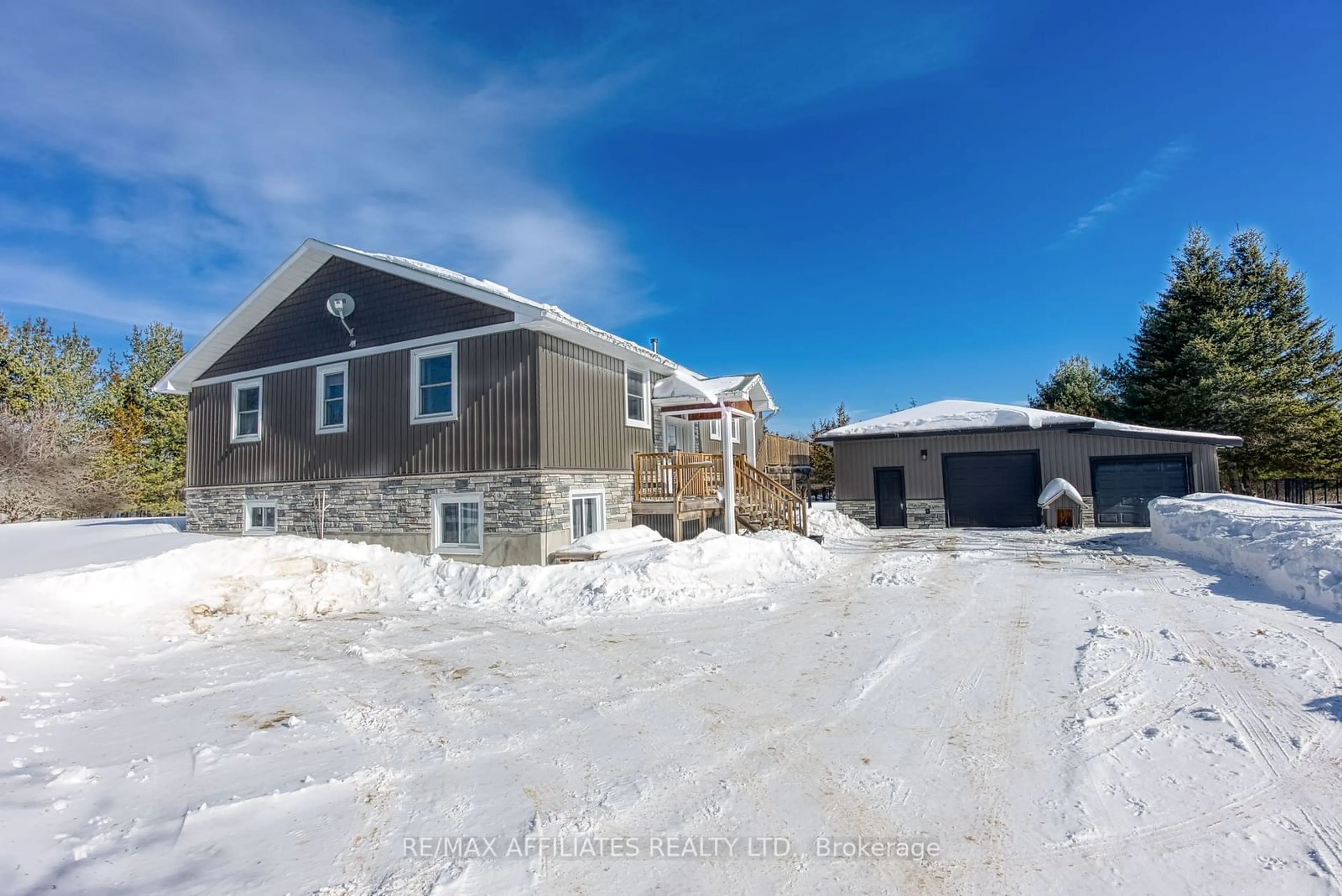 A pic from outside/outdoor area/front of a property/back of a property/a pic from drone, unknown for 581 Concession Rd 8 Rd, Rideau Lakes Ontario K0G 1X0