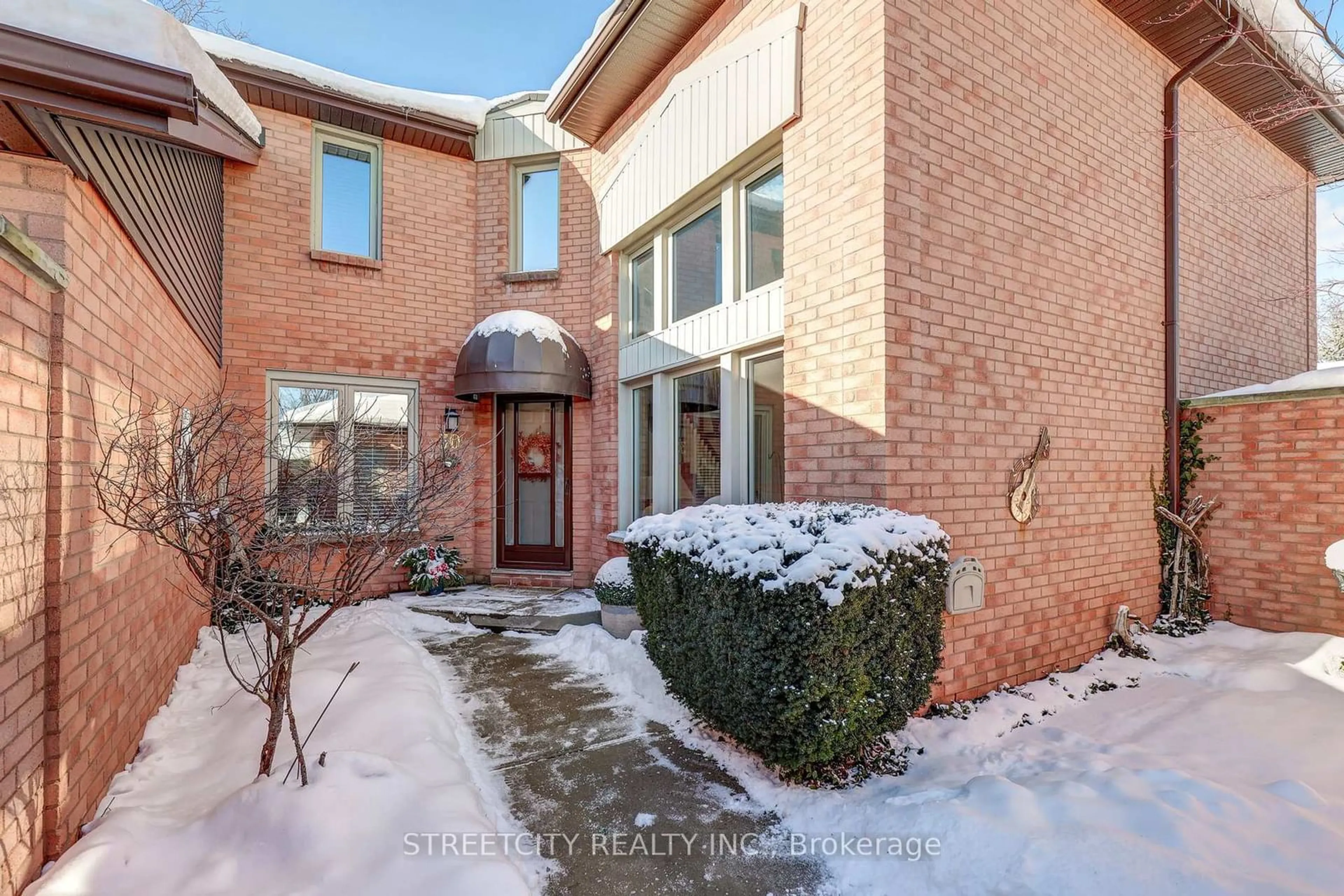 Home with brick exterior material, street for 55 Fiddlers Green Rd #30, London Ontario N6H 4T8