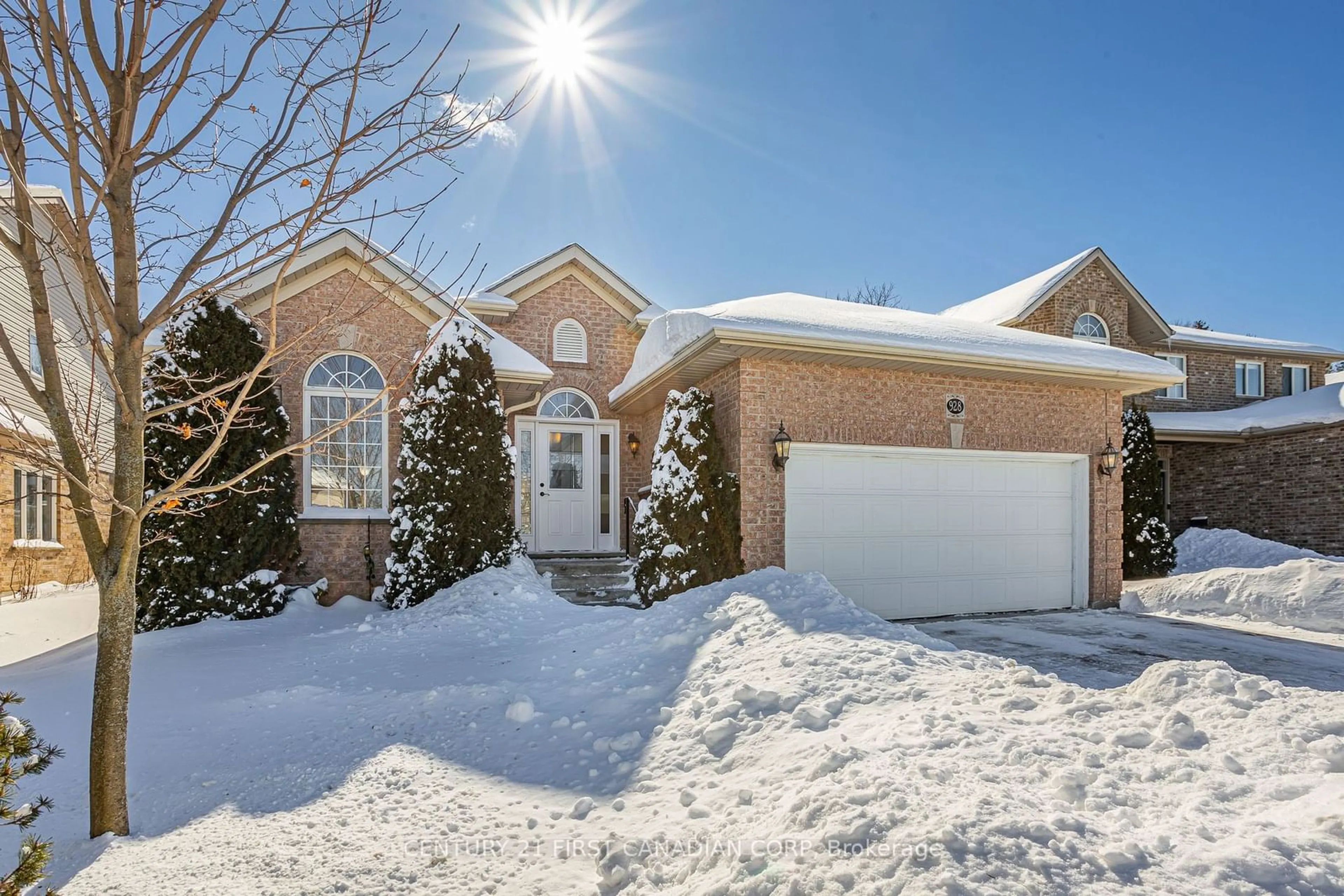 Home with brick exterior material, street for 928 Crestview Cres, London Ontario N6K 4W9