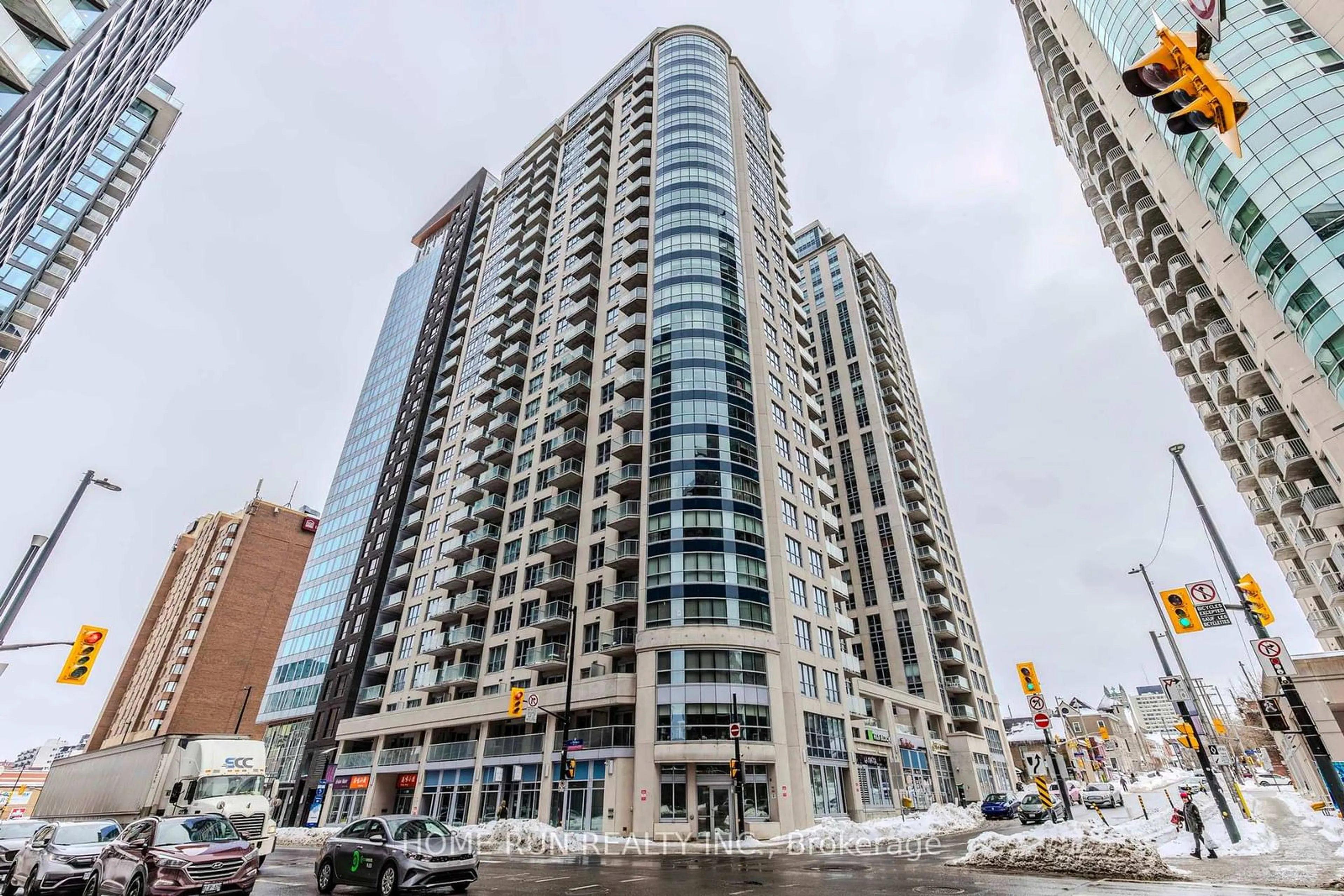 Indoor foyer for 242 Rideau St #1406, Lower Town - Sandy Hill Ontario K1N 0B7