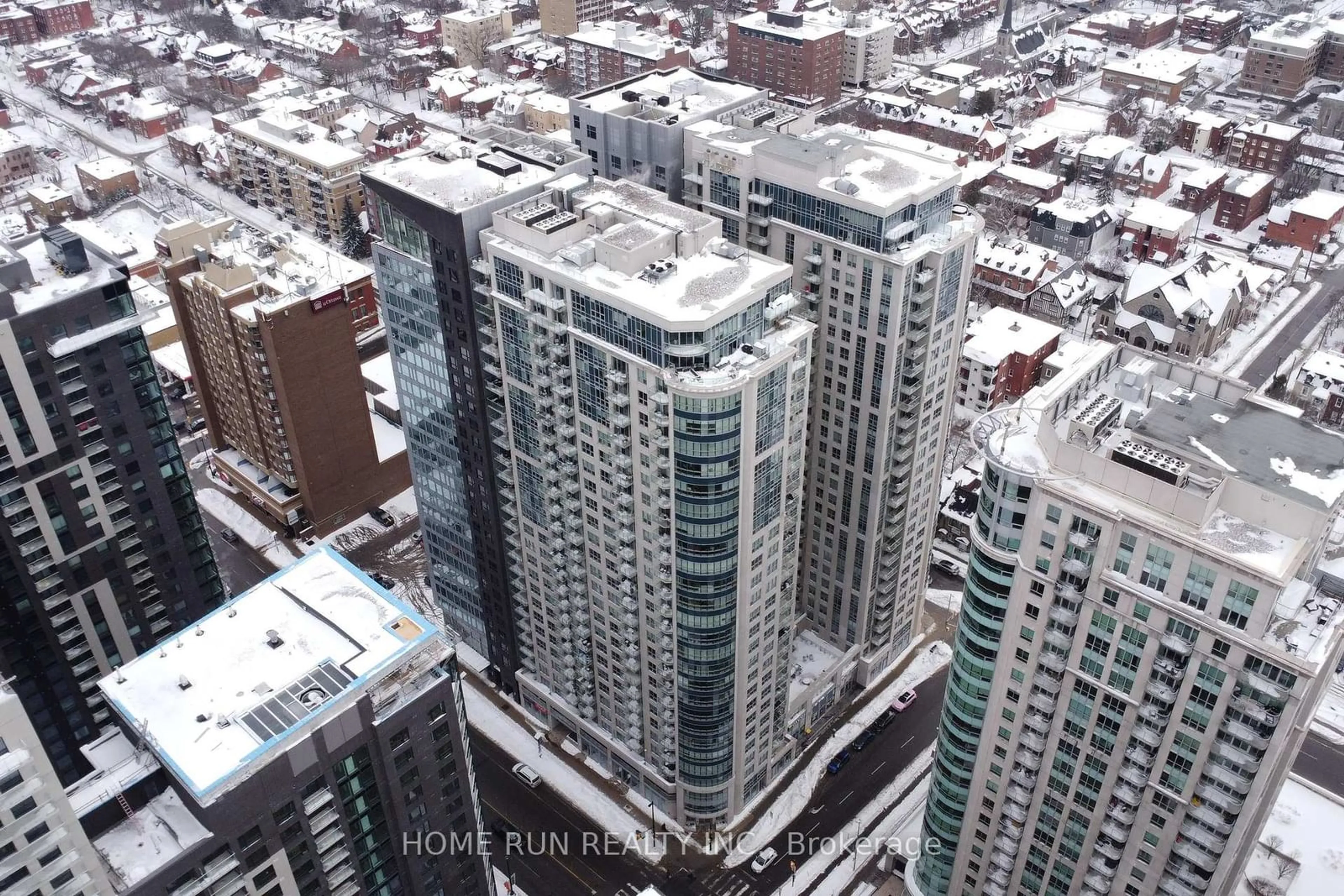 A pic from outside/outdoor area/front of a property/back of a property/a pic from drone, city buildings view from balcony for 242 Rideau St #1406, Lower Town - Sandy Hill Ontario K1N 0B7