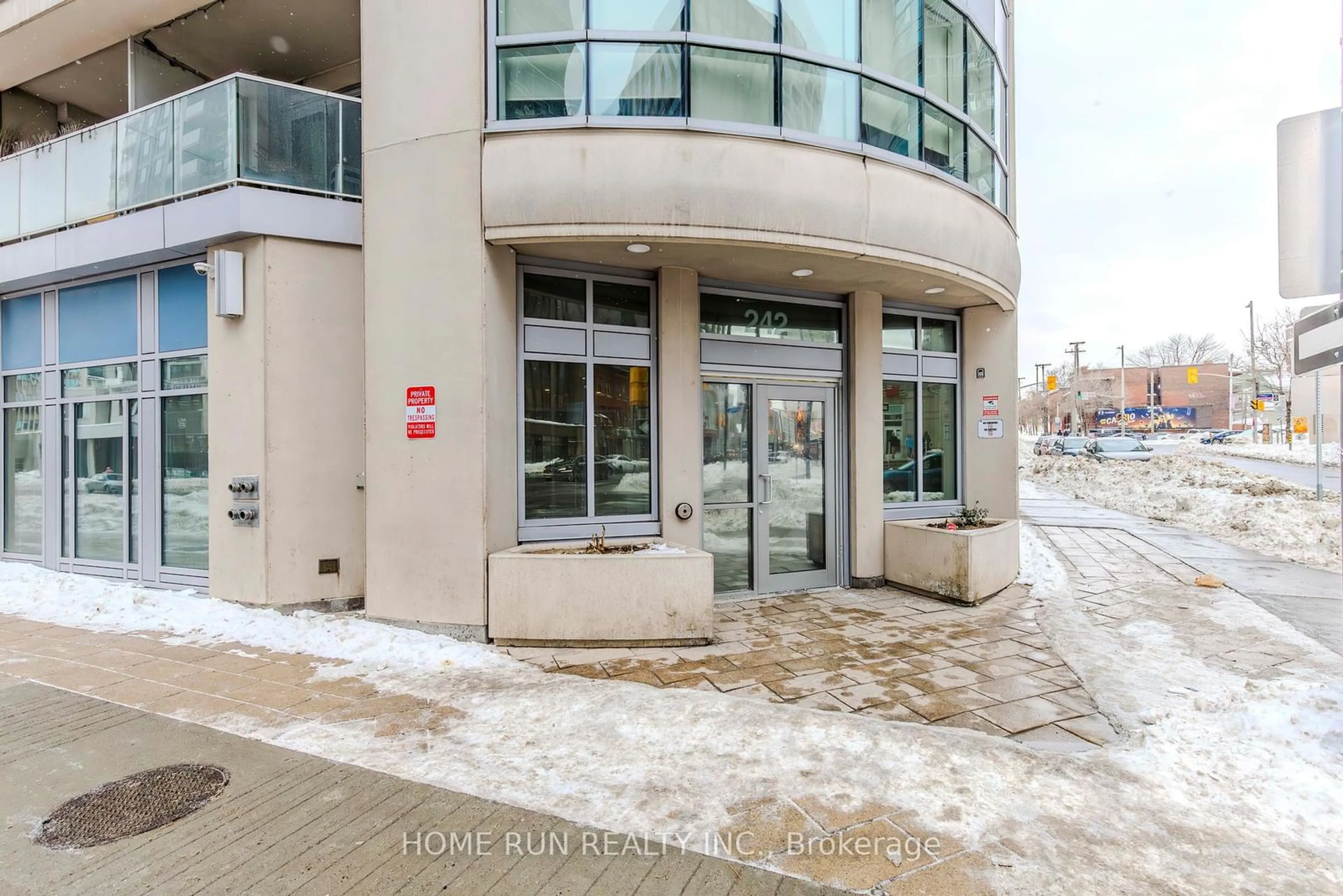 Indoor foyer for 242 Rideau St #1406, Lower Town - Sandy Hill Ontario K1N 0B7