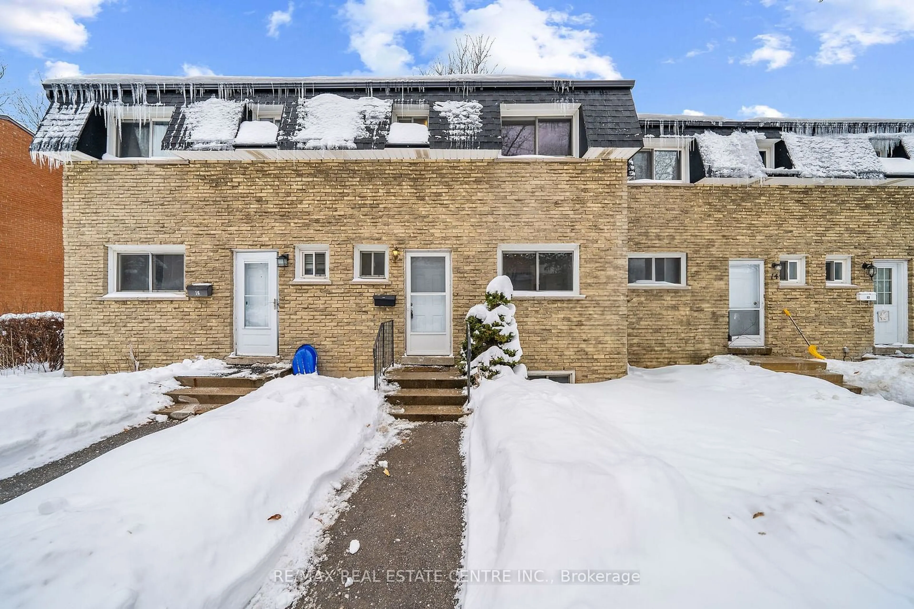 A pic from outside/outdoor area/front of a property/back of a property/a pic from drone, street for 1420 Garth St #15, Hamilton Ontario L9B 1R6