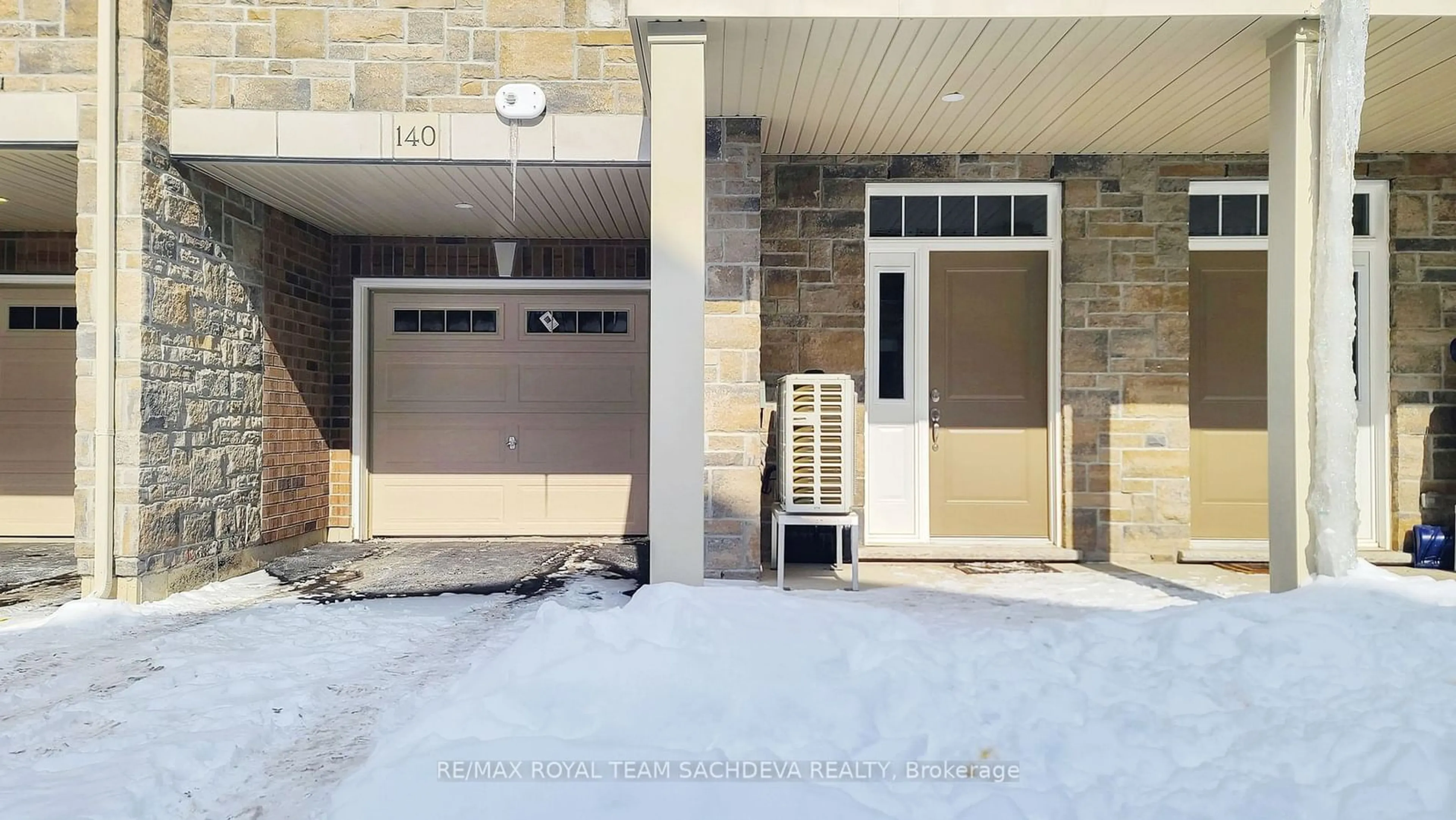 Indoor entryway for 677 Park Rd #140, Brantford Ontario N3R 0C2