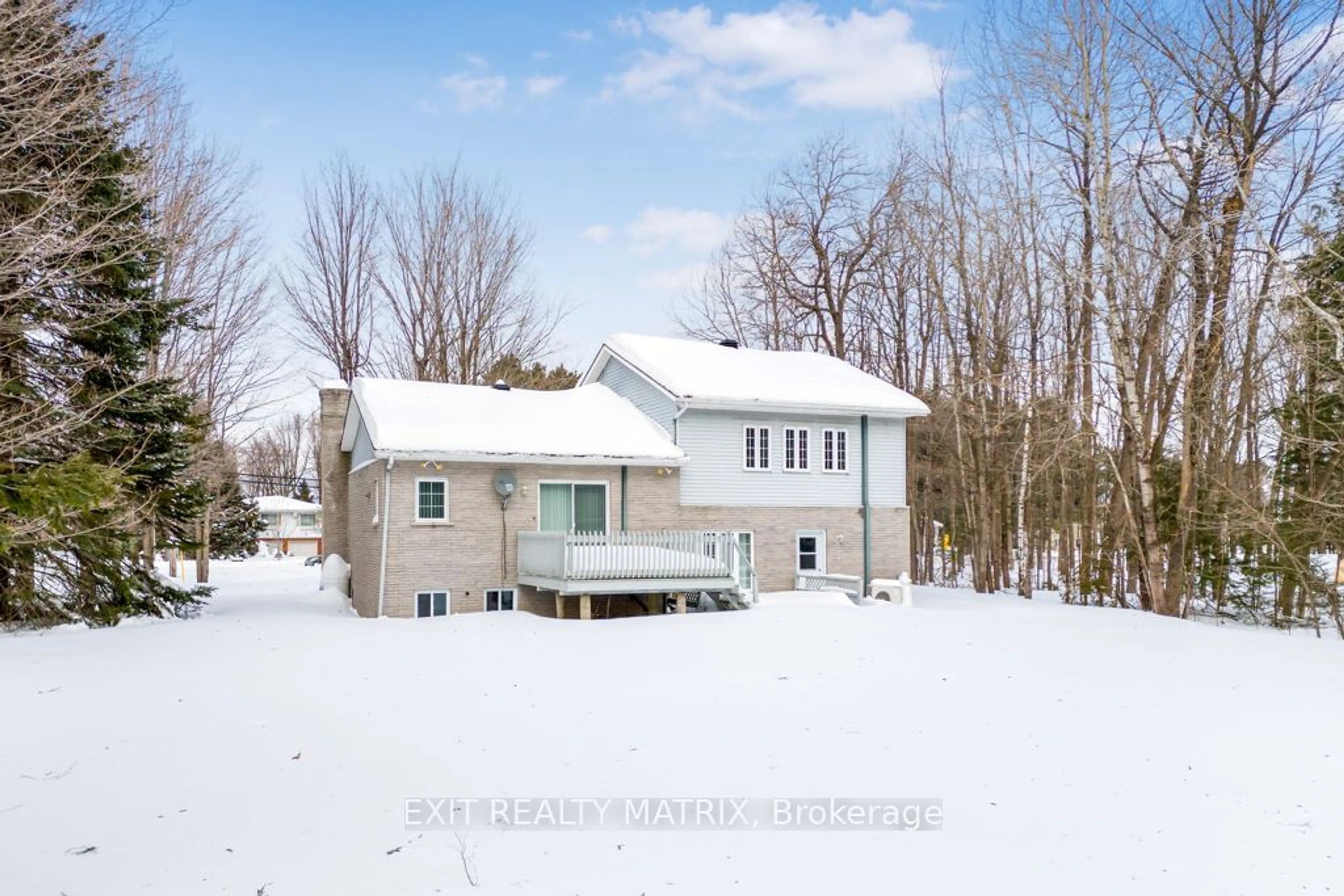 A pic from outside/outdoor area/front of a property/back of a property/a pic from drone, water/lake/river/ocean view for 2836 Front Rd, East Hawkesbury Ontario K6A 2R2