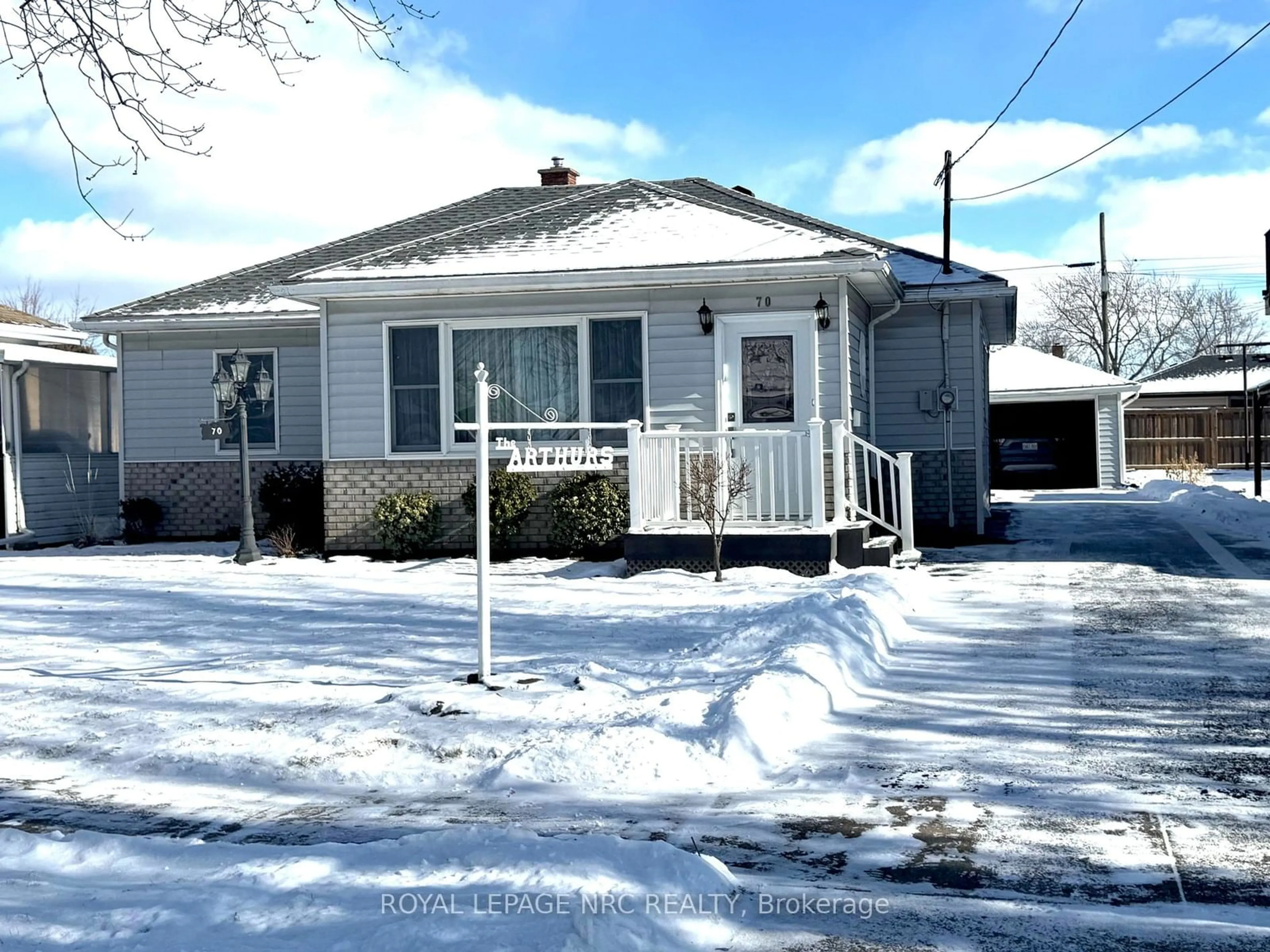 Home with vinyl exterior material, street for 70 Cameron Ave, Welland Ontario L3B 1K2