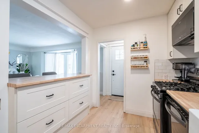 Additional property image - 351 Queensdale Ave