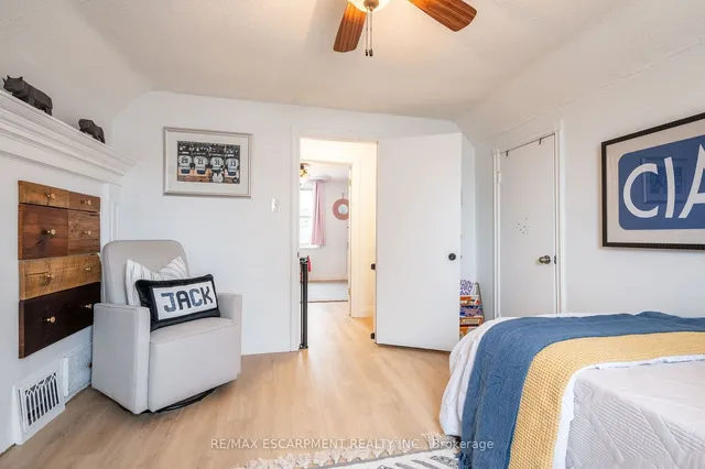Additional property image - 351 Queensdale Ave