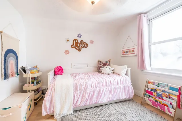 Additional property image - 351 Queensdale Ave