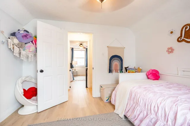Additional property image - 351 Queensdale Ave