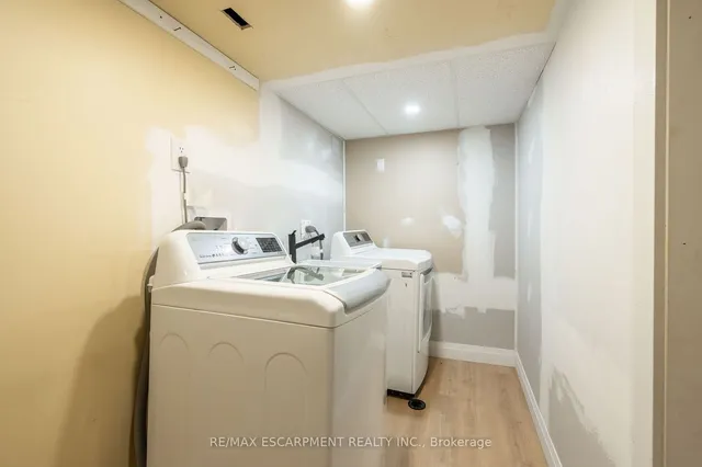 Additional property image - 351 Queensdale Ave