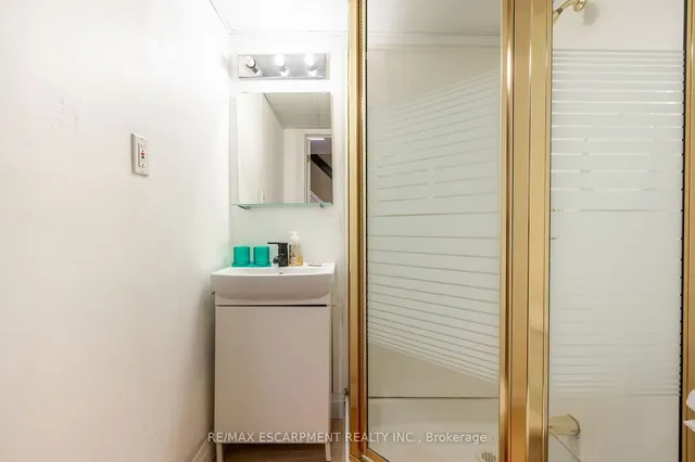Additional property image - 351 Queensdale Ave