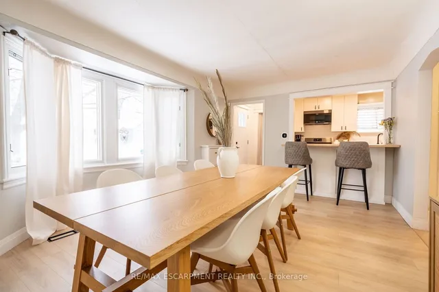Additional property image - 351 Queensdale Ave