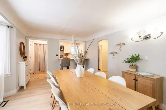 Additional property image - 351 Queensdale Ave