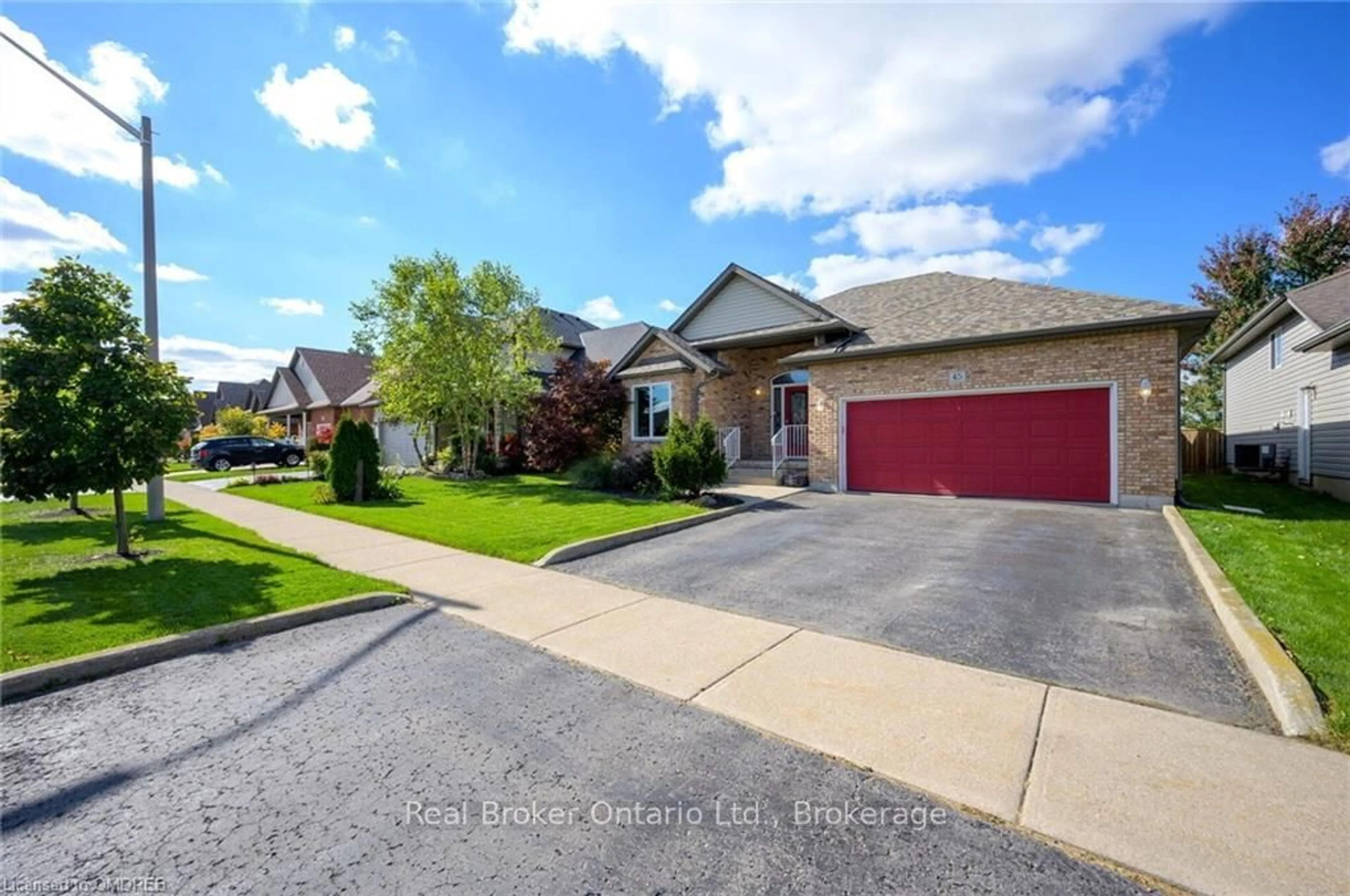 A pic from outside/outdoor area/front of a property/back of a property/a pic from drone, street for 45 Las Rd, West Lincoln Ontario L0R 2A0