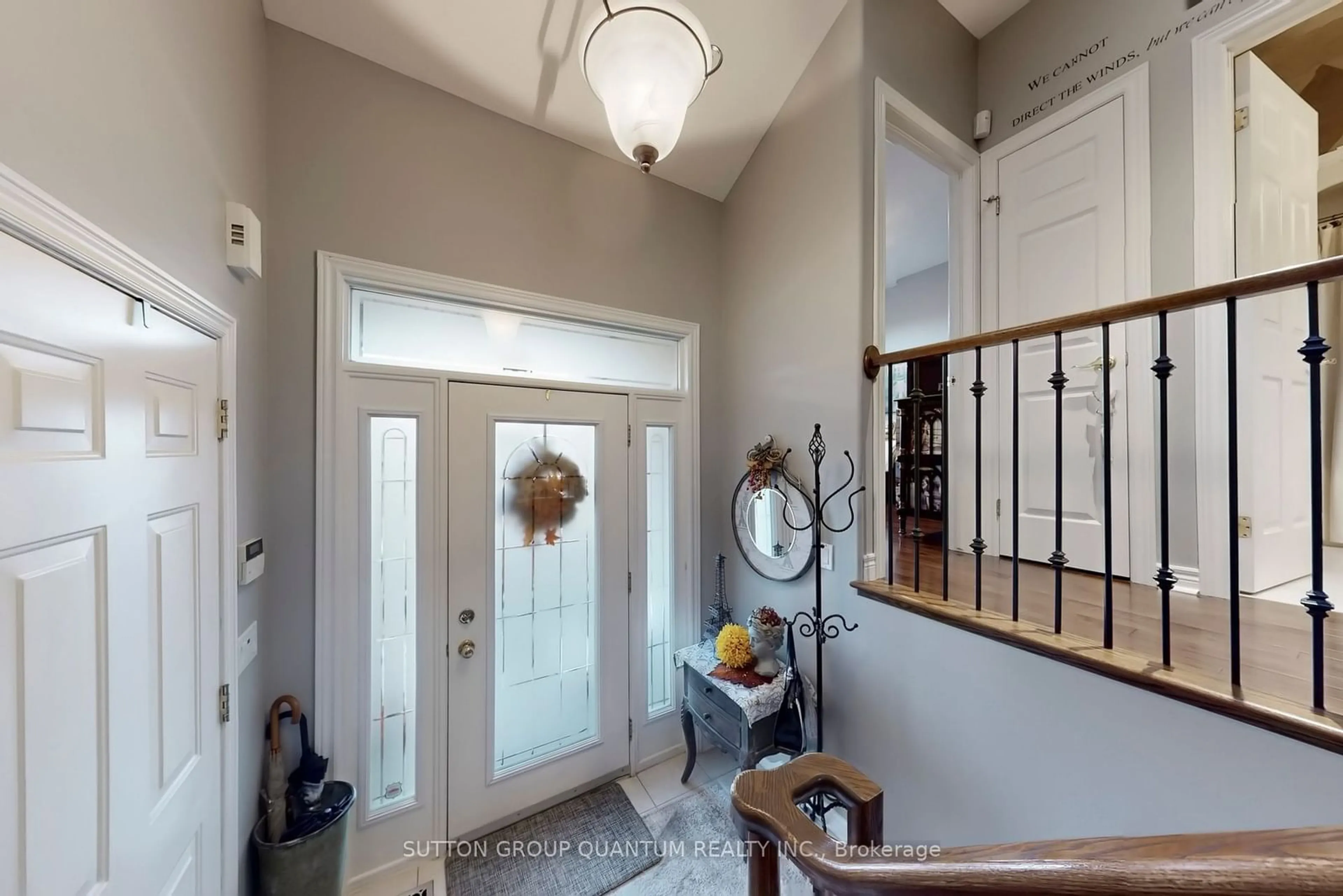 Indoor entryway for 43 Oarsman Cres, St. Catharines Ontario L2N 7S7