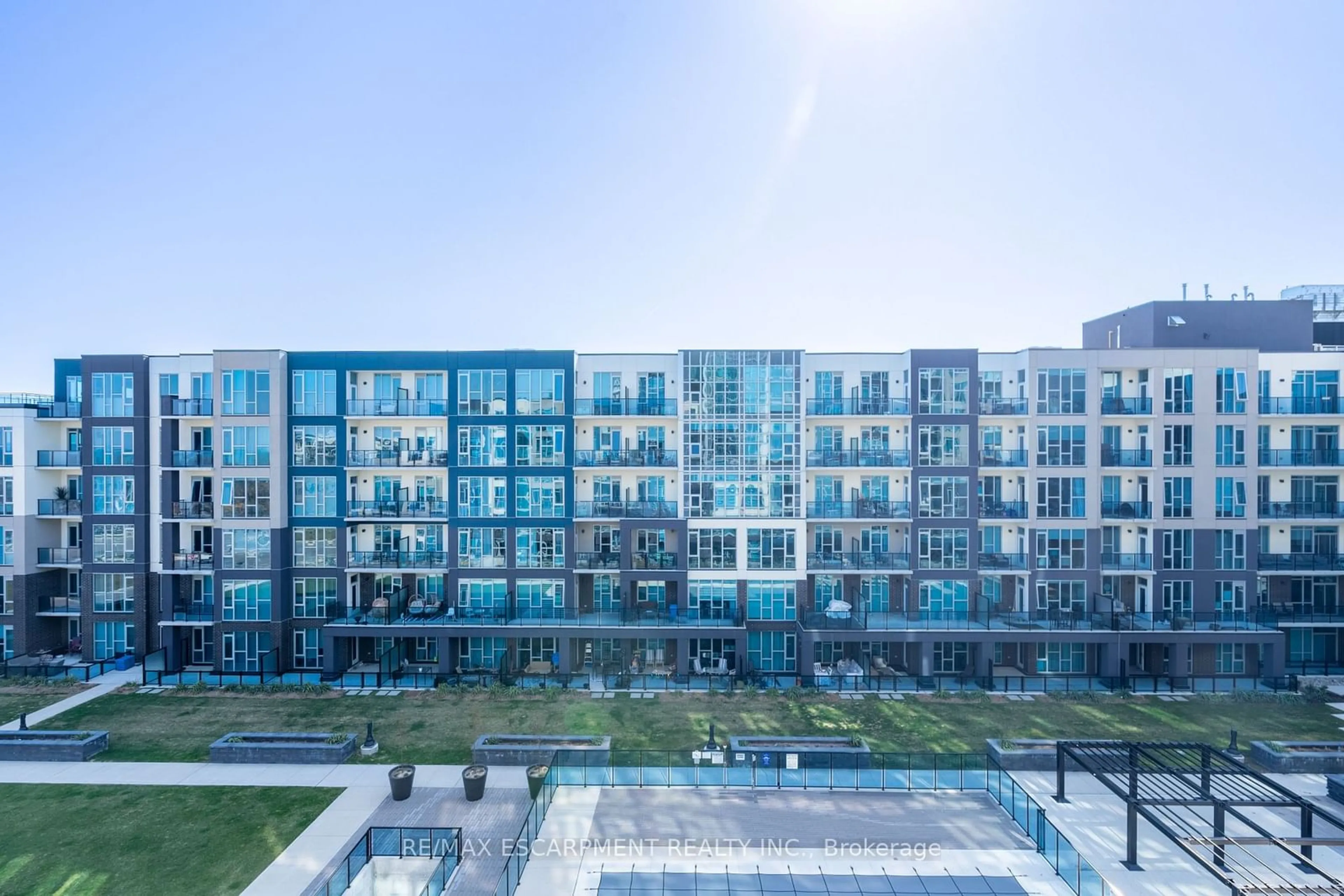 A pic from outside/outdoor area/front of a property/back of a property/a pic from drone, city buildings view from balcony for 16 Concord Pl #547, Grimsby Ontario L3M 0J1