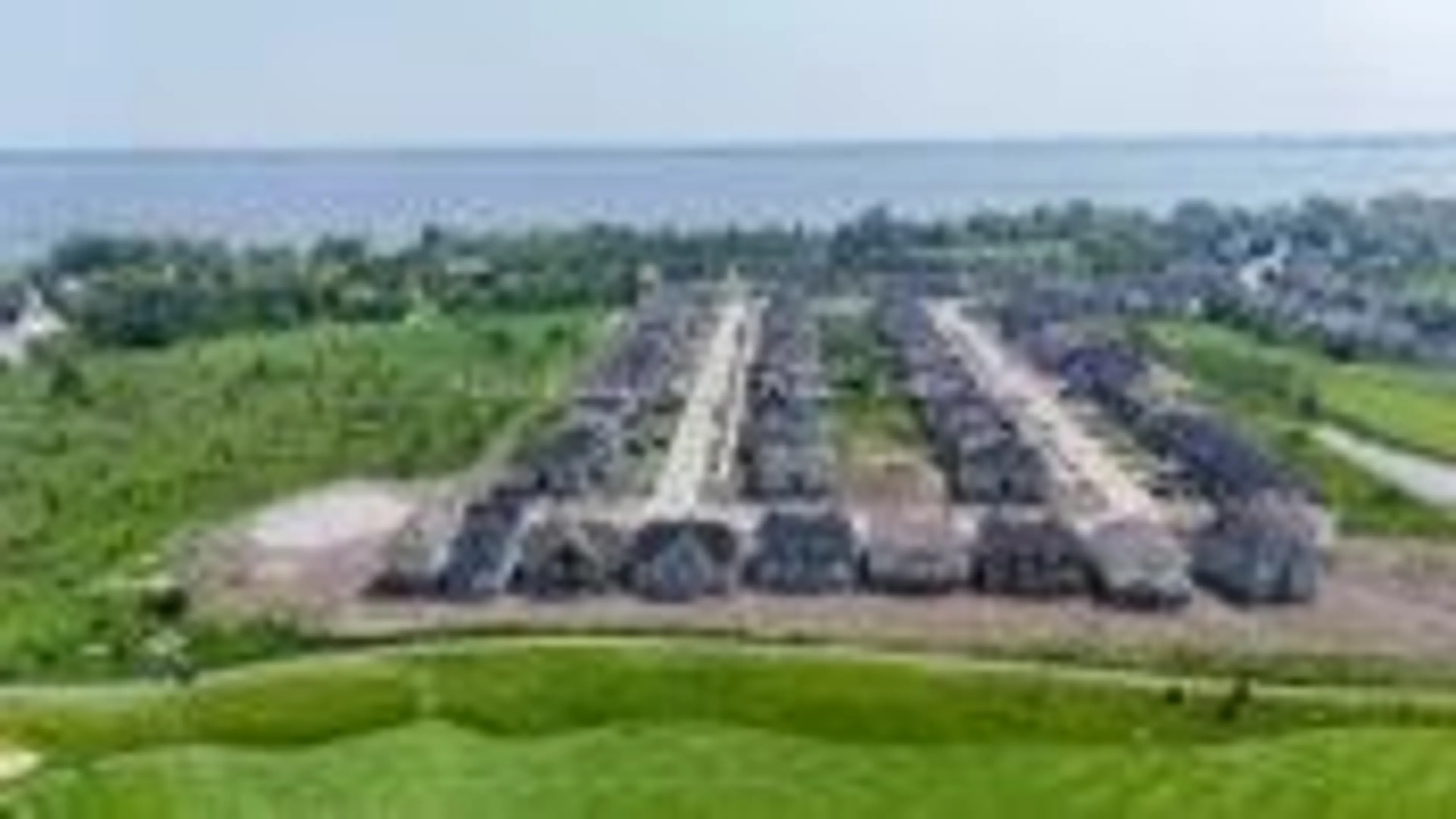 Blurry image for 102 Golf Links Dr, Bath Ontario K0H 1G0