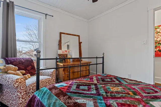 Additional property image - 54 Emerald St