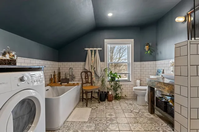 Additional property image - 54 Emerald St