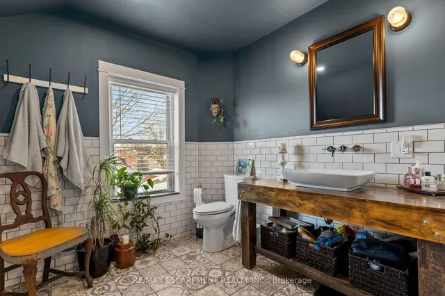 Additional property image - 54 Emerald St