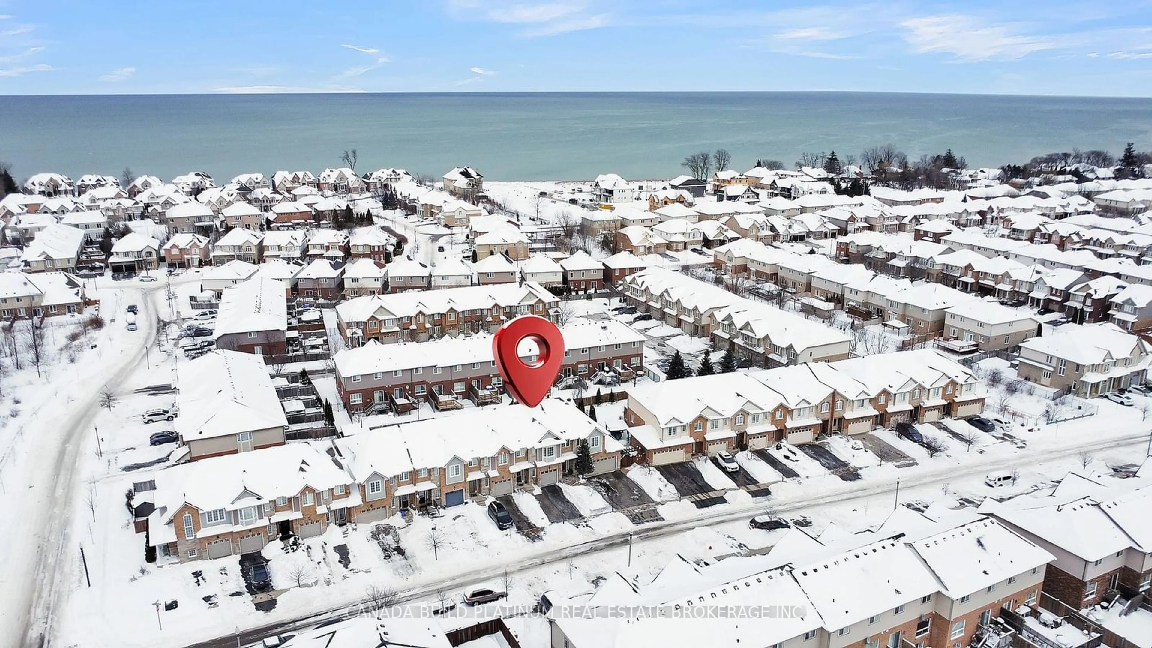 A pic from outside/outdoor area/front of a property/back of a property/a pic from drone, unknown for 15 Palacebeach Tr, Hamilton Ontario L8E 0B9