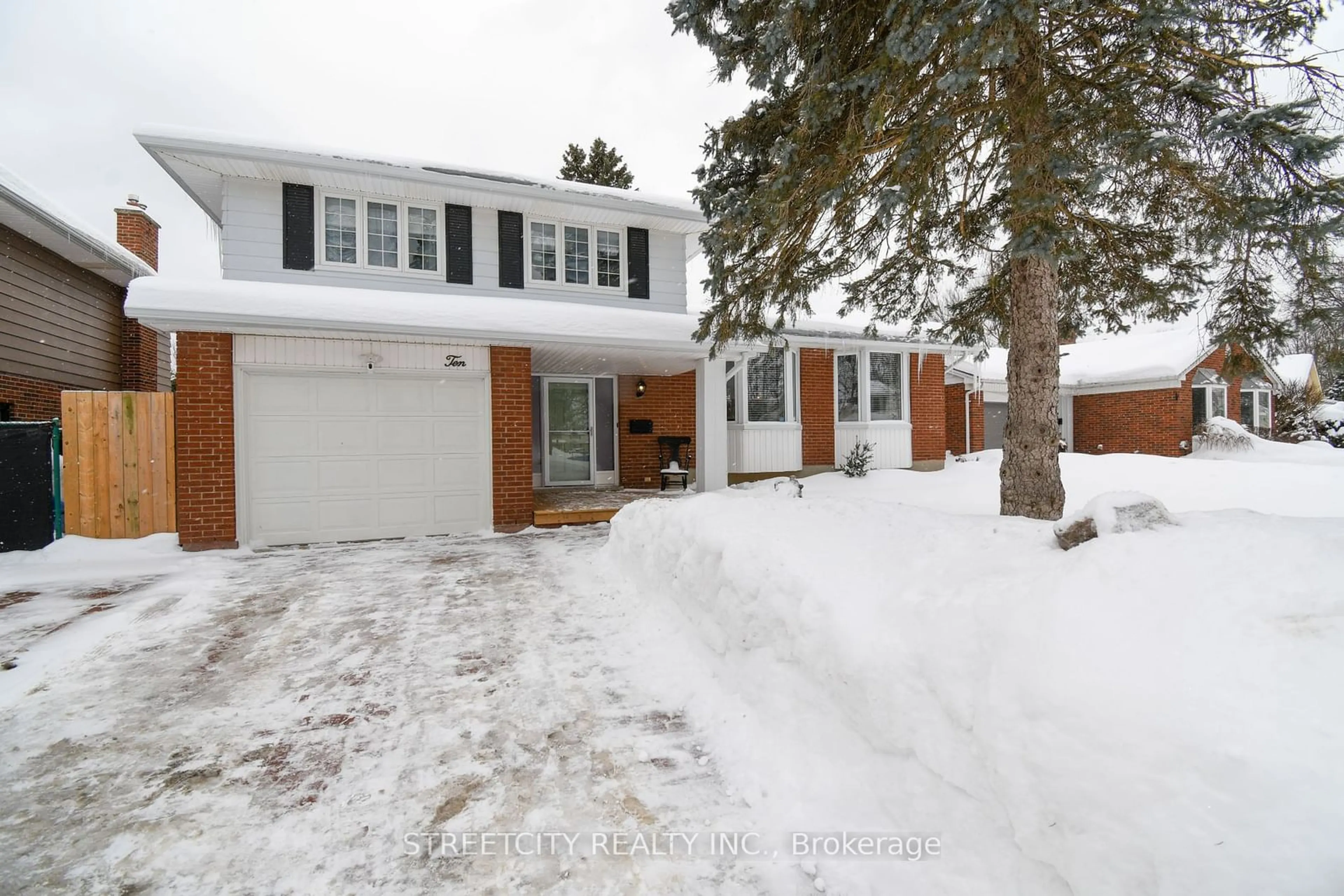 A pic from outside/outdoor area/front of a property/back of a property/a pic from drone, street for 10 MILFORD Cres, London Ontario N5X 1A8