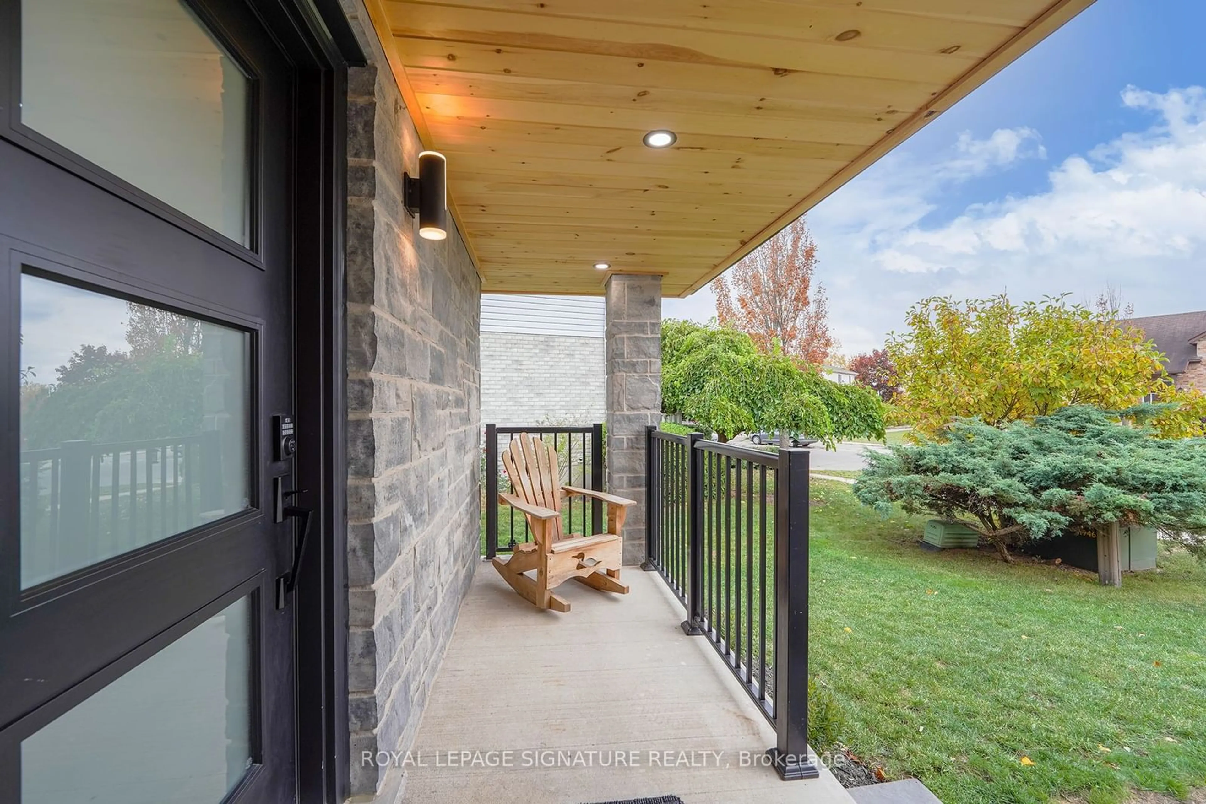 Indoor entryway for 52 Watt St, Guelph Ontario N1E 6W6