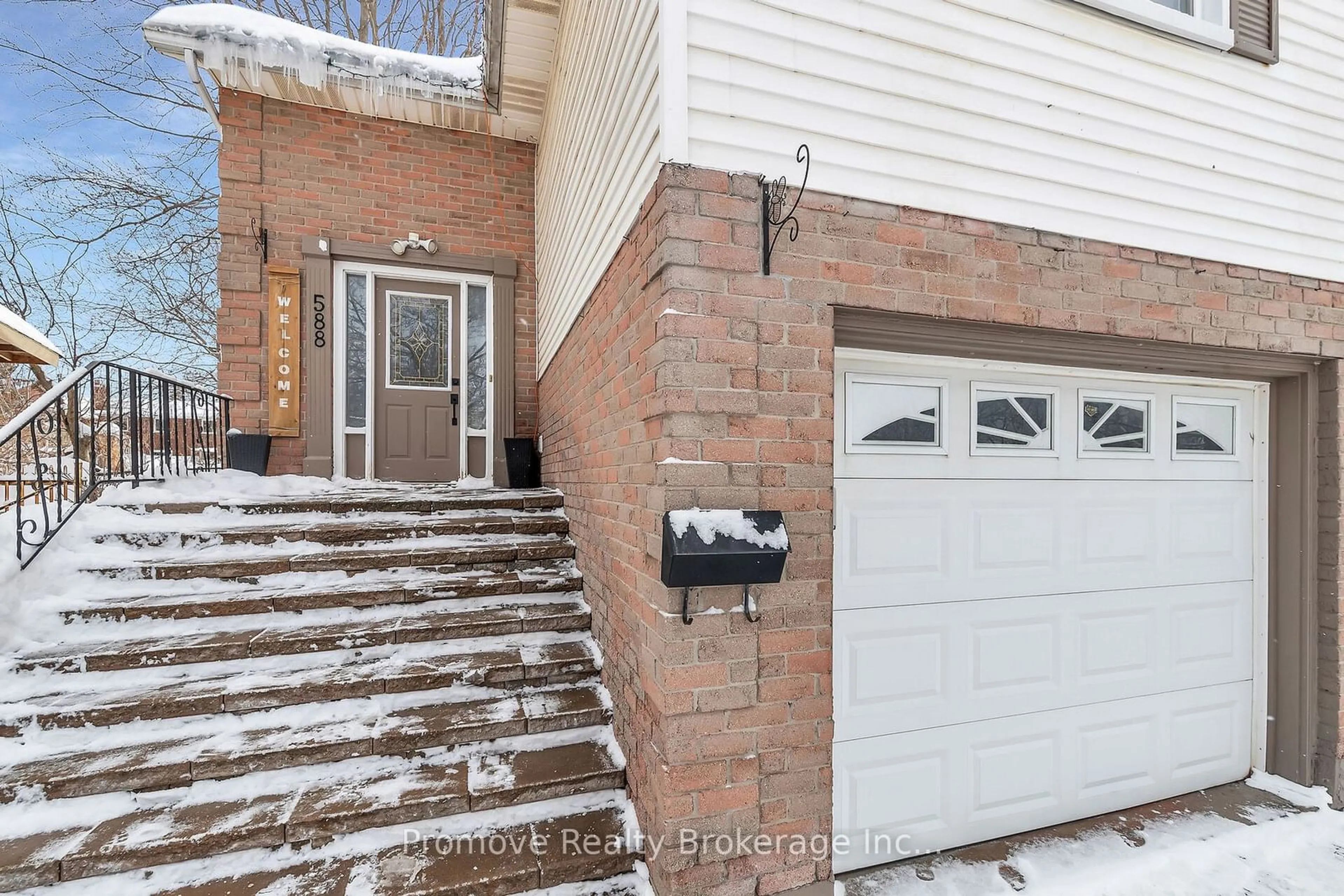 Indoor entryway for 588 Willow Rd, Guelph Ontario N1H 7M5