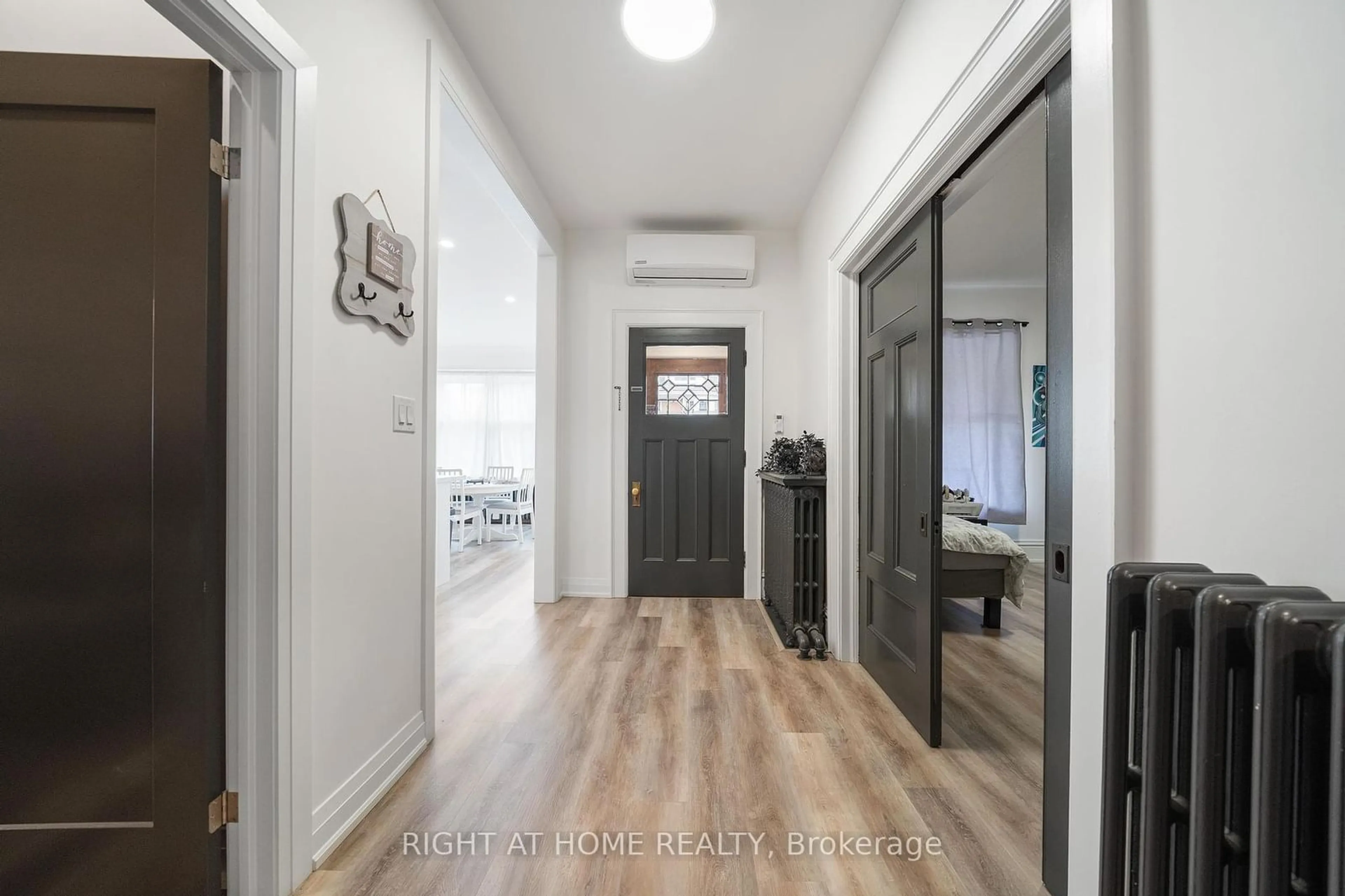 Indoor entryway for 132 Holton Ave, Hamilton Ontario L8M 2L5