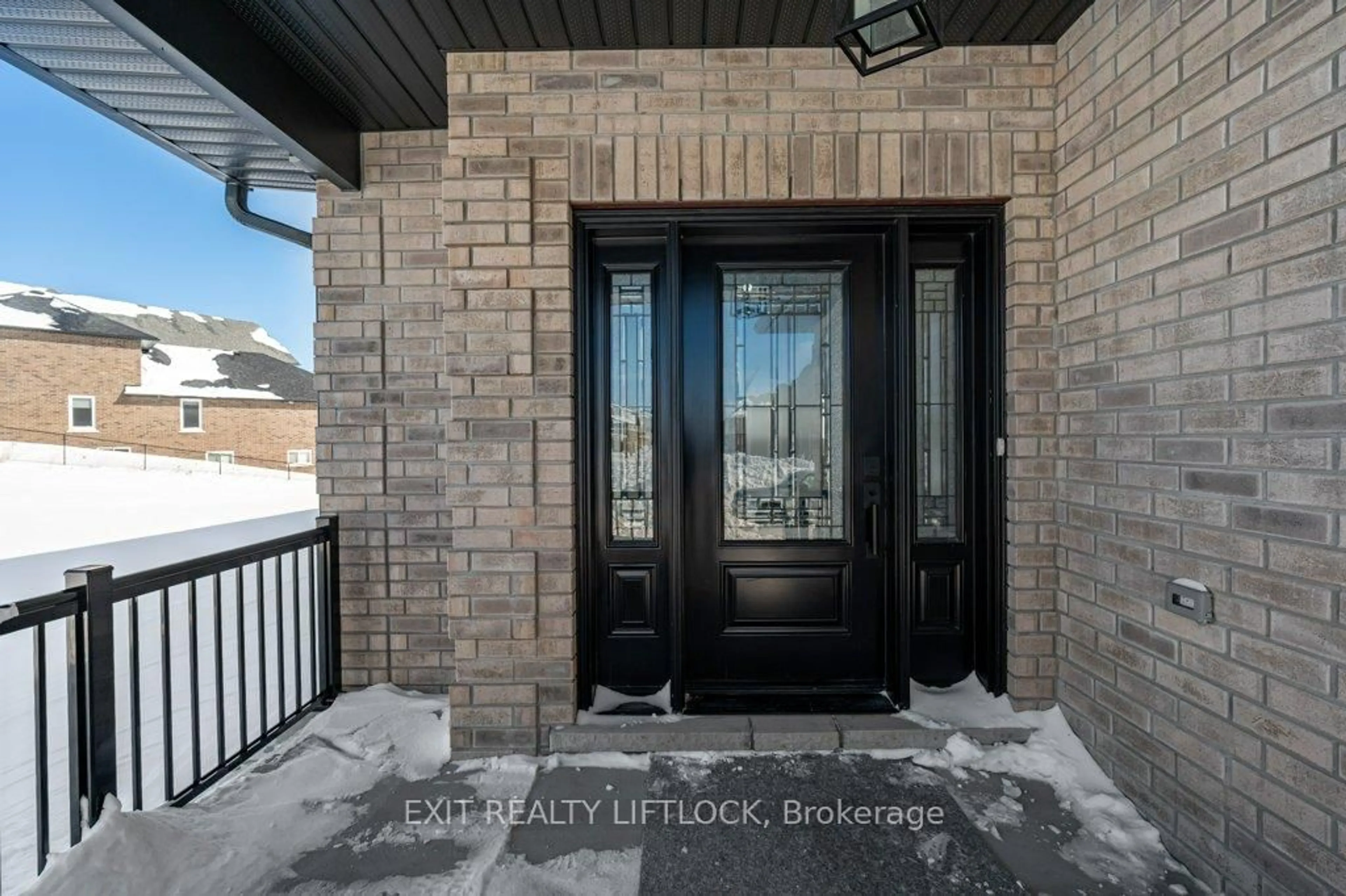 Indoor entryway for 802 Steinberg Crt, Peterborough Ontario K9K 0H7