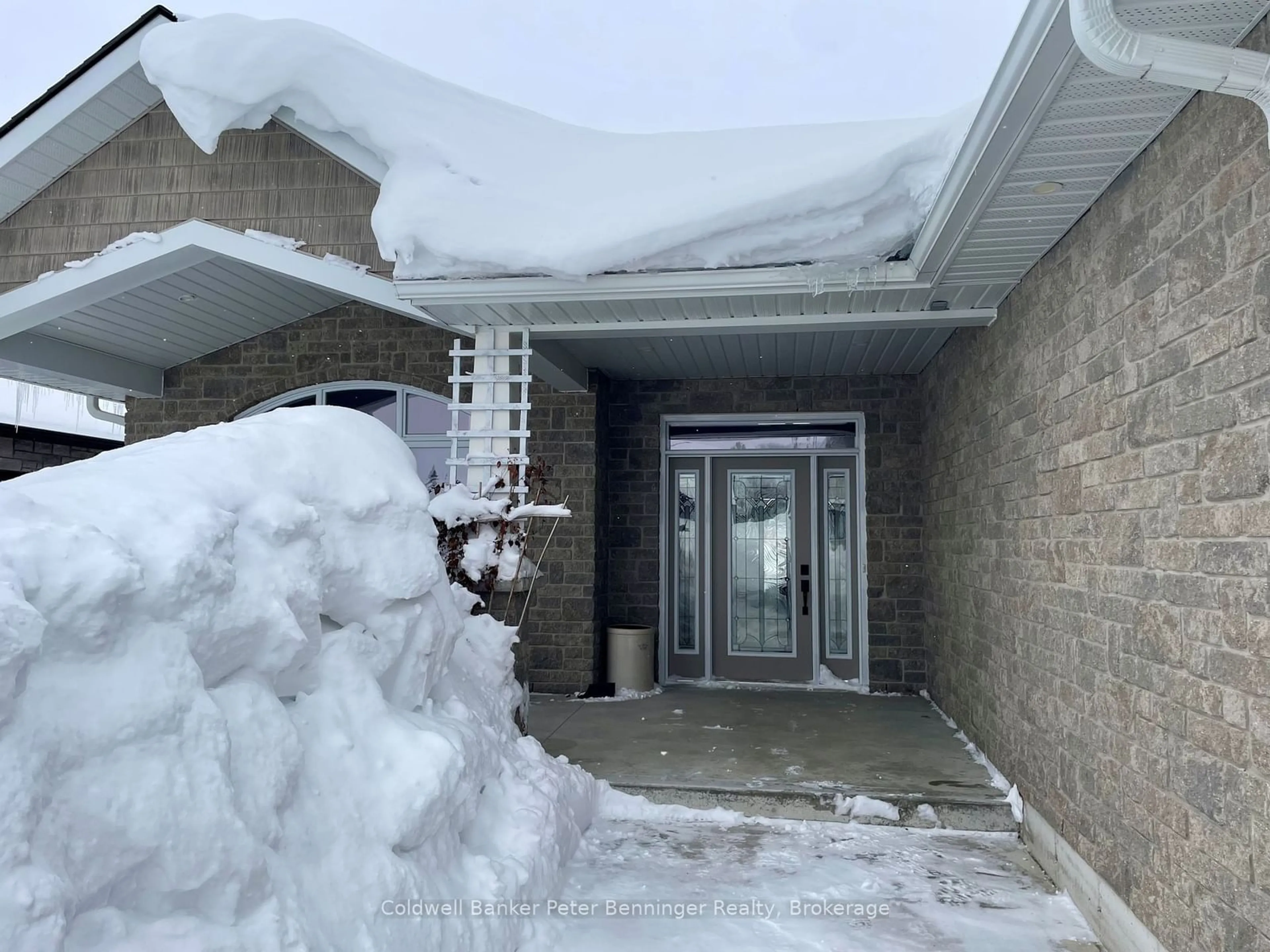 Indoor entryway for 205 Irishwood Lane, Brockton Ontario N0G 2V0