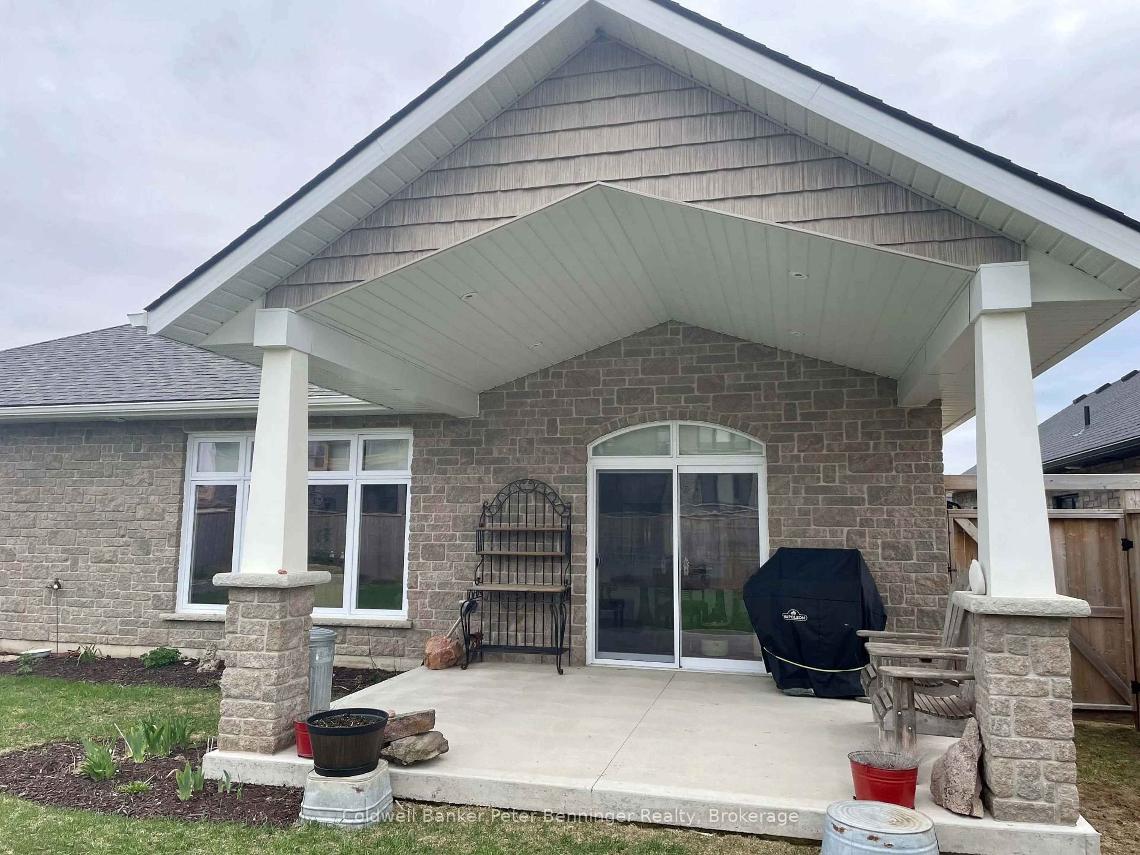 Home with vinyl exterior material, unknown for 205 Irishwood Lane, Brockton Ontario N0G 2V0
