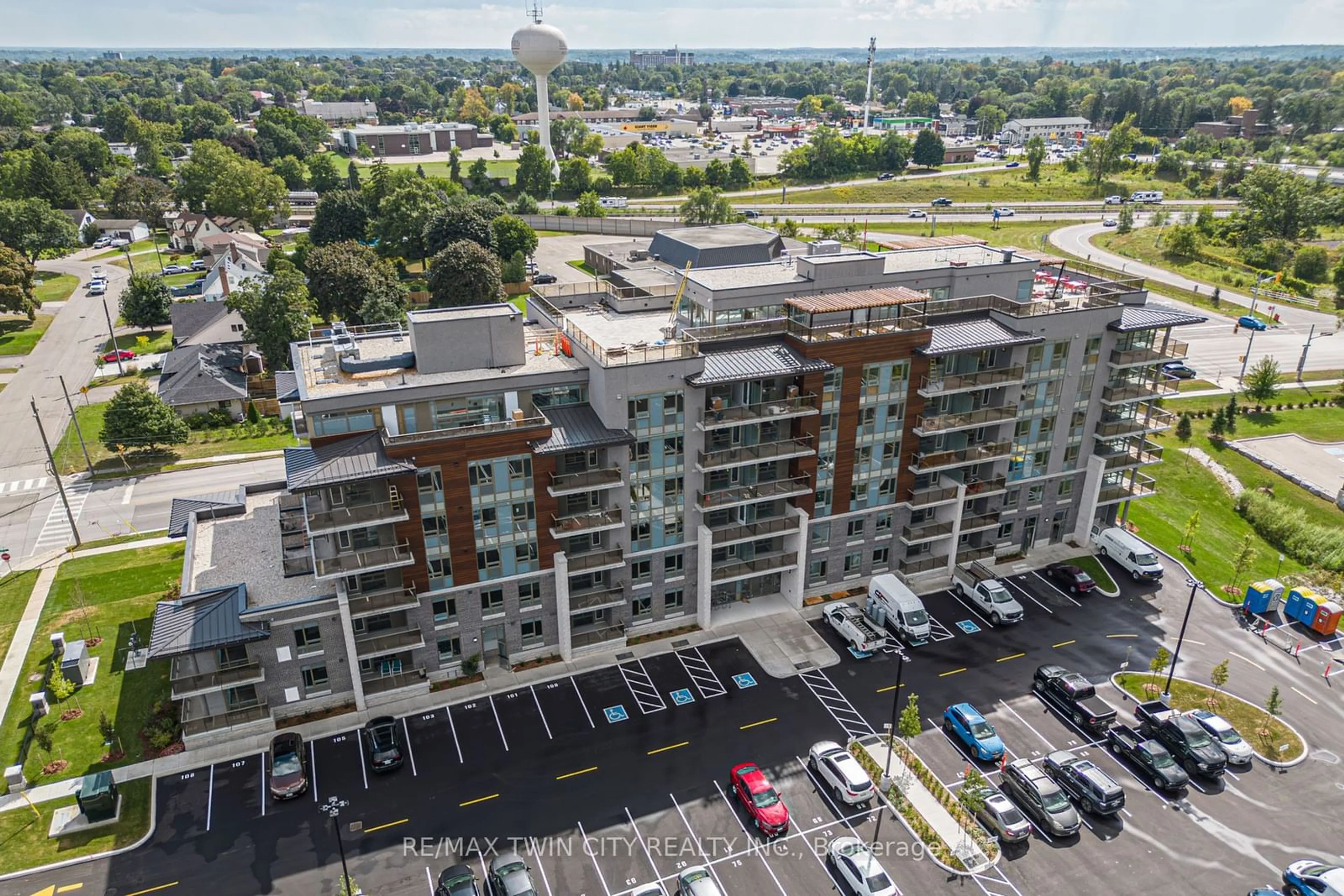 A pic from outside/outdoor area/front of a property/back of a property/a pic from drone, city buildings view from balcony for 34 Norman St #202, Brantford Ontario N3R 2Y1