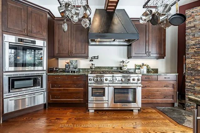 Additional property image - 76 Oak Ave