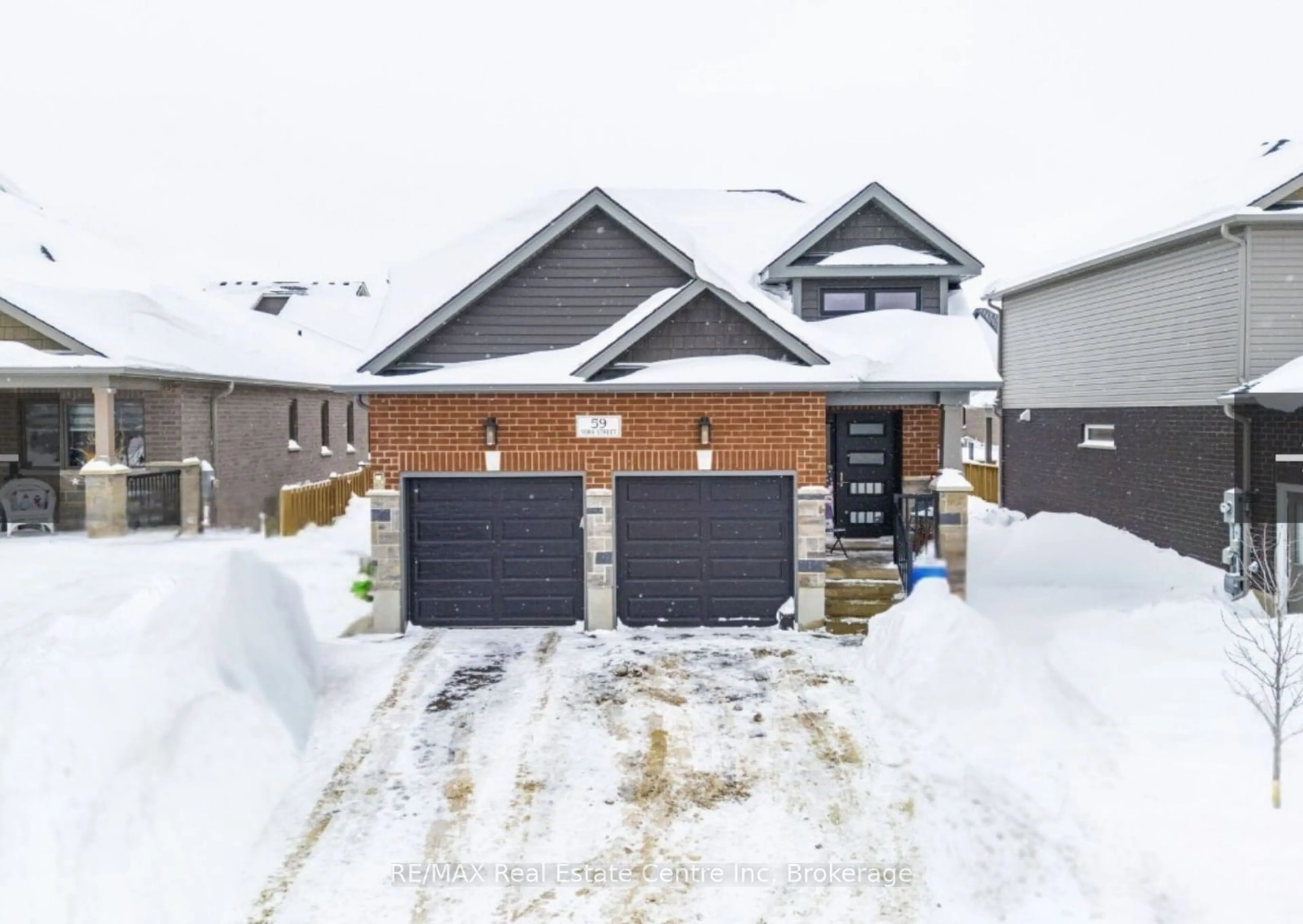 A pic from outside/outdoor area/front of a property/back of a property/a pic from drone, street for 59 York St, Centre Wellington Ontario N0B 1S0