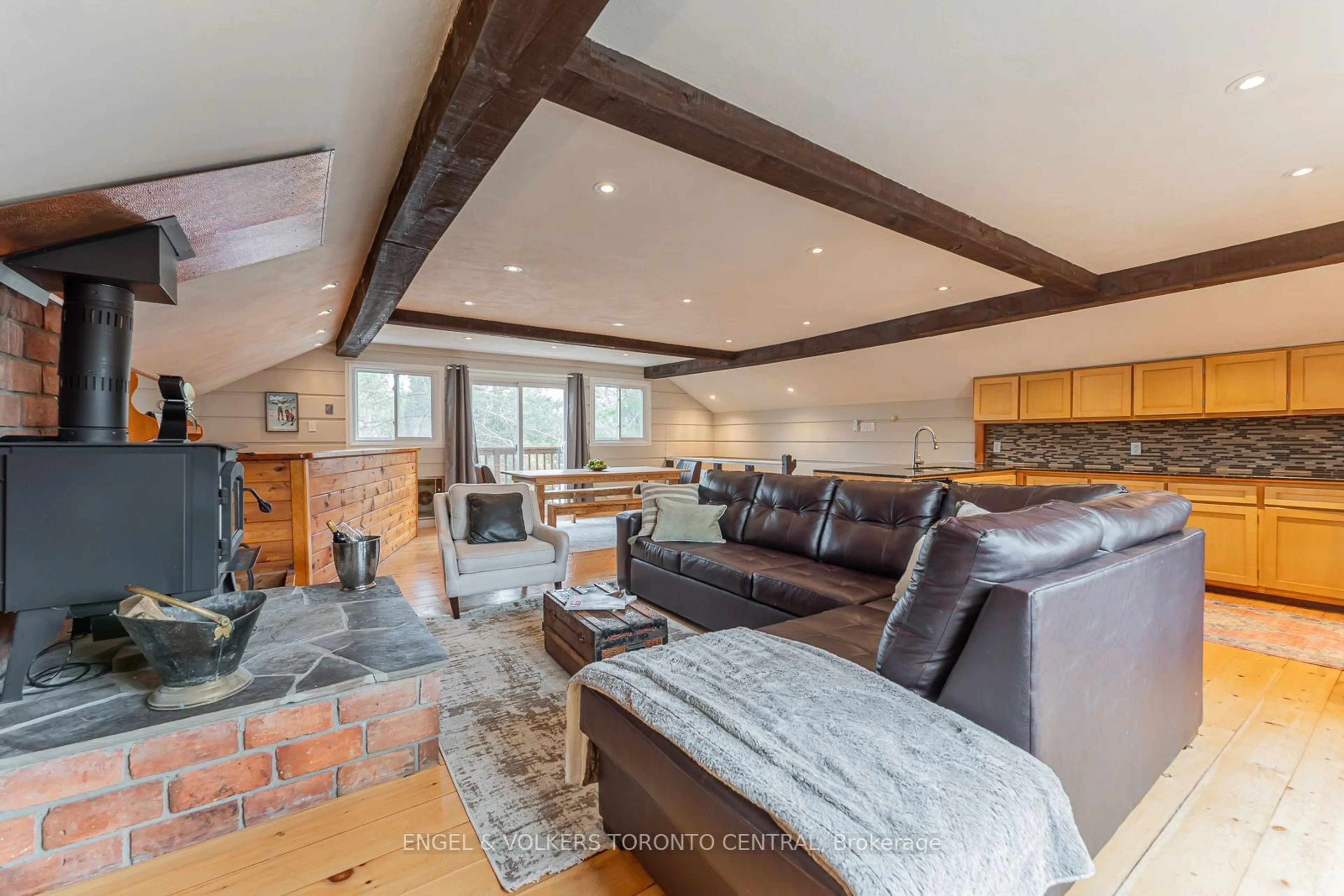 Living room with furniture, unknown for 126 Martin Grve, Blue Mountains Ontario L9Y 0N5