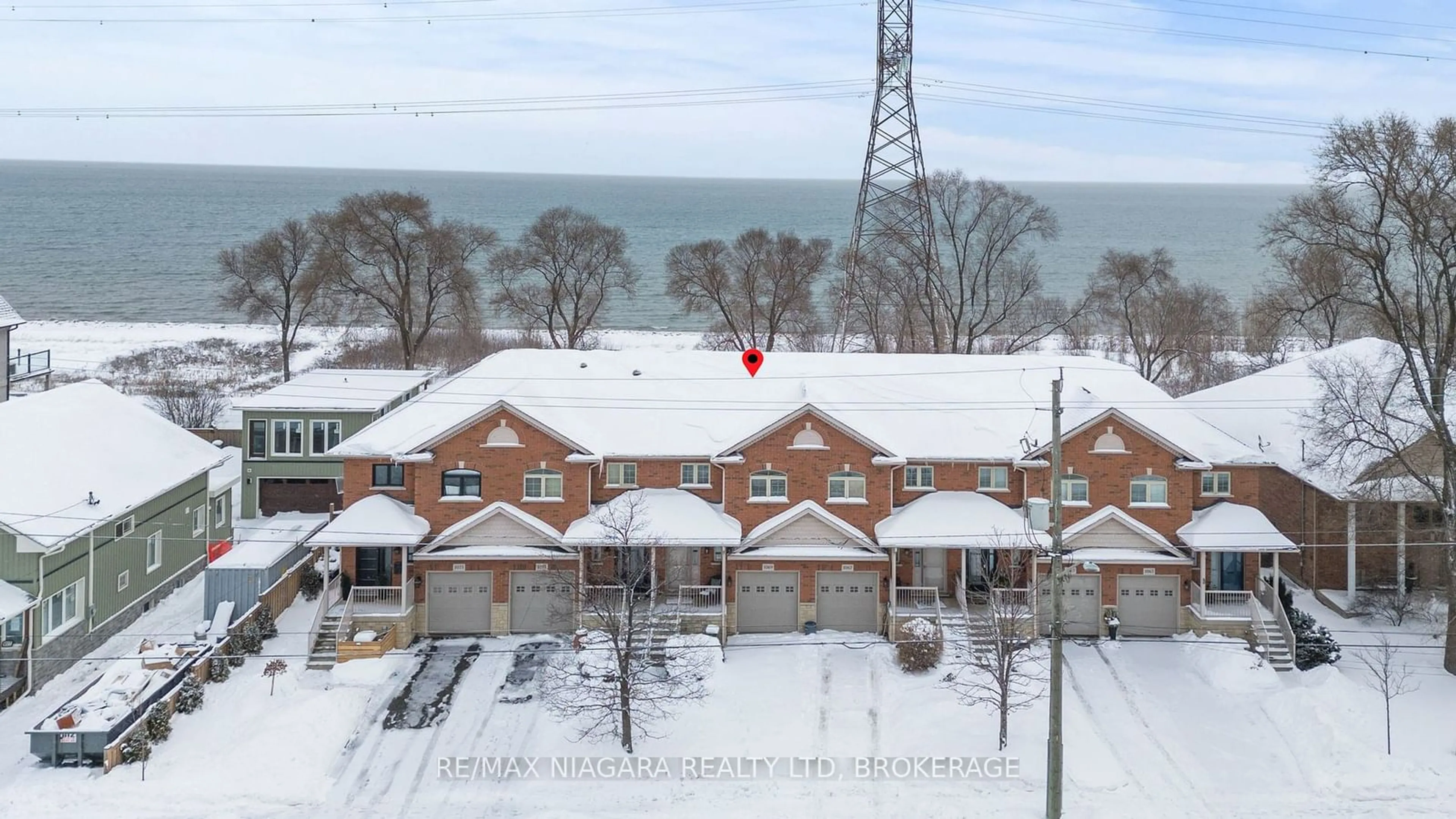 A pic from outside/outdoor area/front of a property/back of a property/a pic from drone, unknown for 1069 Beach Blvd, Hamilton Ontario L8H 6Z9