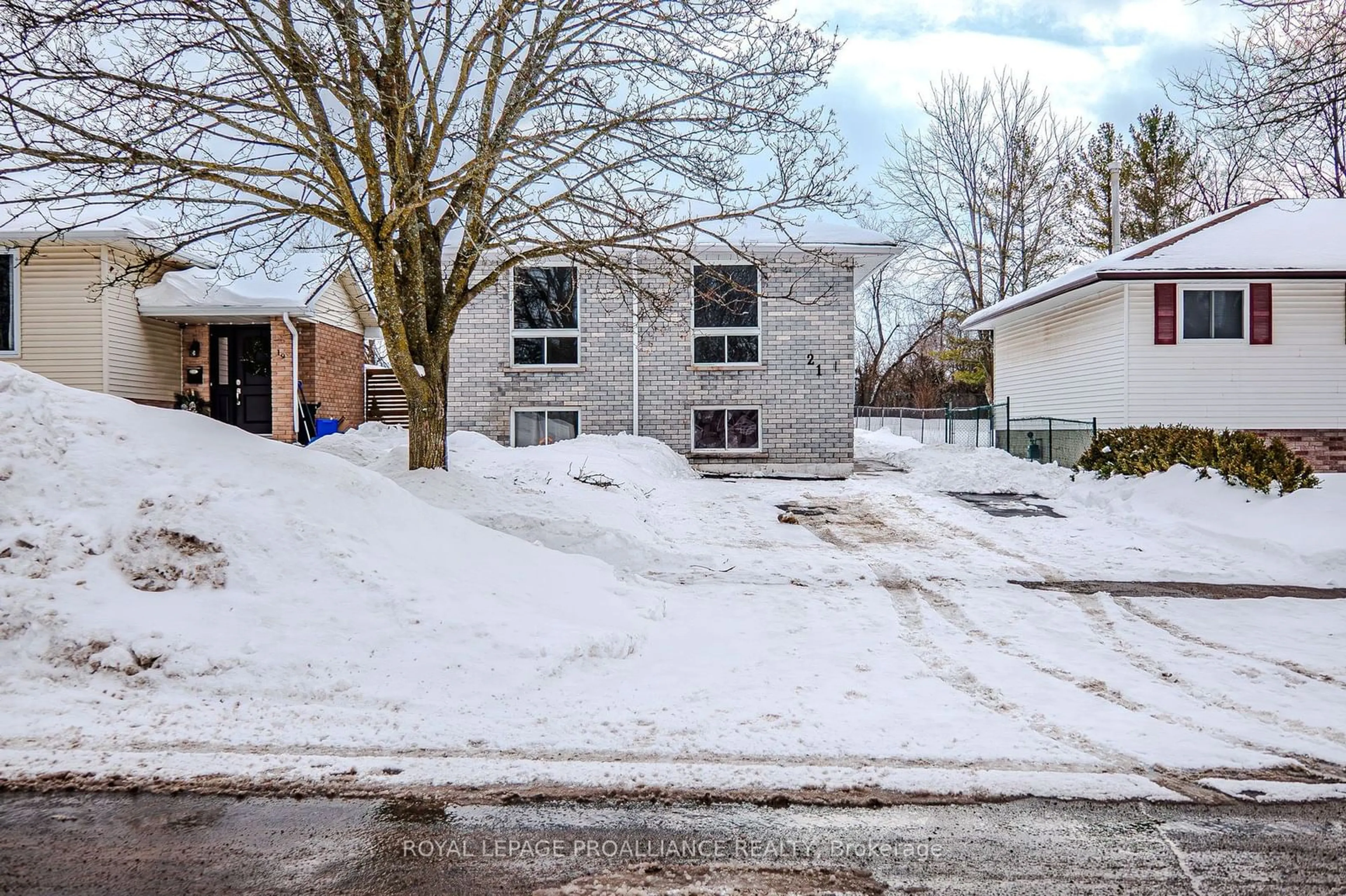 Unknown for 21 Pepper Ave, Belleville Ontario K8P 4R2