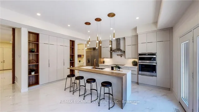 Additional property image - 382A Southcote Rd